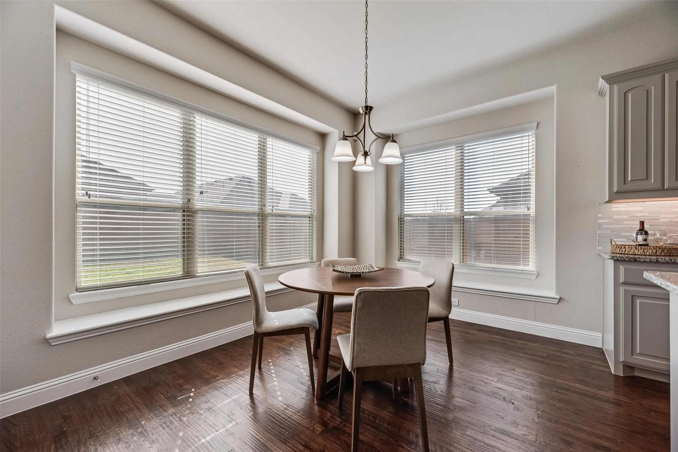 Single Family Residence For Sale in Collin County , 2407 Maston Drive, Anna, Texas 75409, 3 Bedroom, 2 Bathroom, 2 Garage spaces, 2,473 Sqft, built in 2017, mls#21356152, Real Estate Agent in Anna, Homes For Sale in Collin county, Homes For Sale in Anna, Realtor in Anna Texas, Real Estate Brokerage Independent Realty Texas, Luminita Cordes Realtor