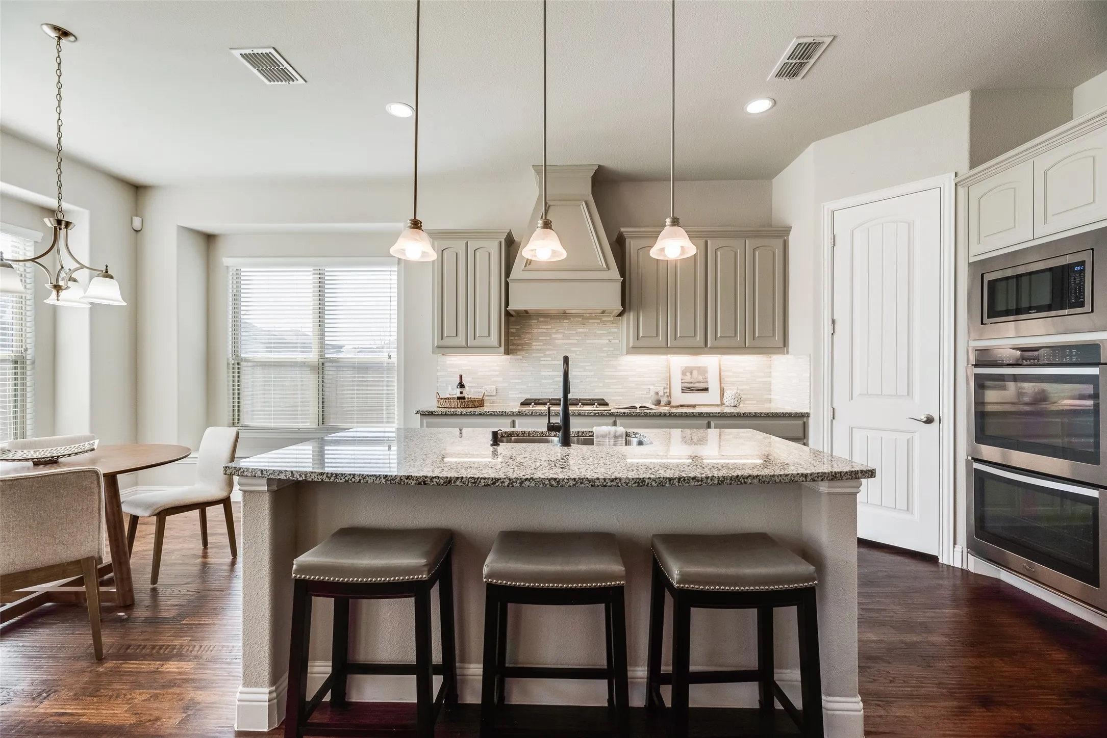 Single Family Residence For Sale in Collin County , 2407 Maston Drive, Anna, Texas 75409, 3 Bedroom, 2 Bathroom, 2 Garage spaces, 2,473 Sqft, built in 2017, mls#21356152, Real Estate Agent in Anna, Homes For Sale in Collin county, Homes For Sale in Anna, Realtor in Anna Texas, Real Estate Brokerage Independent Realty Texas, Luminita Cordes Realtor