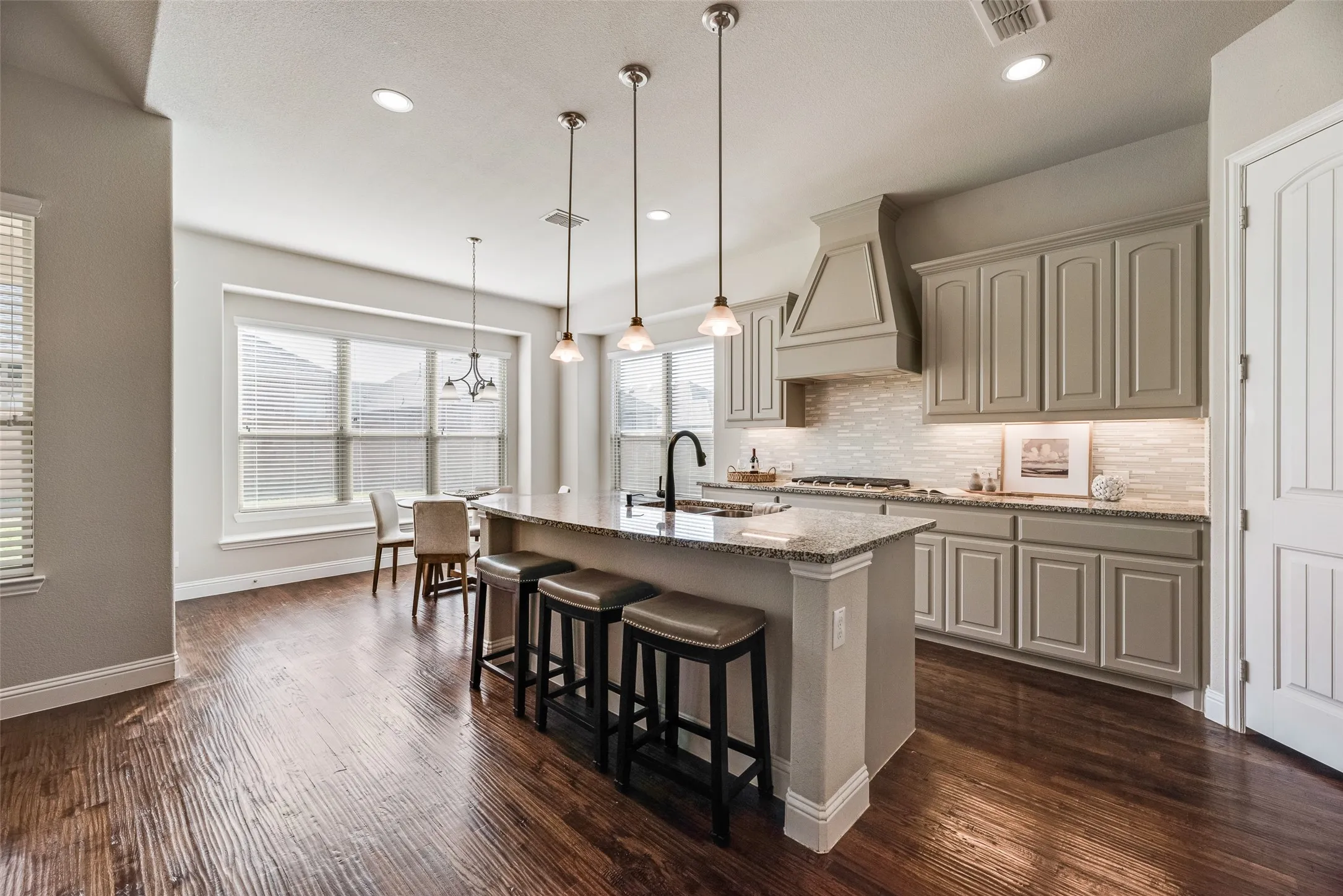 Single Family Residence For Sale in Collin County , 2407 Maston Drive, Anna, Texas 75409, 3 Bedroom, 2 Bathroom, 2 Garage spaces, 2,473 Sqft, built in 2017, mls#21356152, Real Estate Agent in Anna, Homes For Sale in Collin county, Homes For Sale in Anna, Realtor in Anna Texas, Real Estate Brokerage Independent Realty Texas, Luminita Cordes Realtor