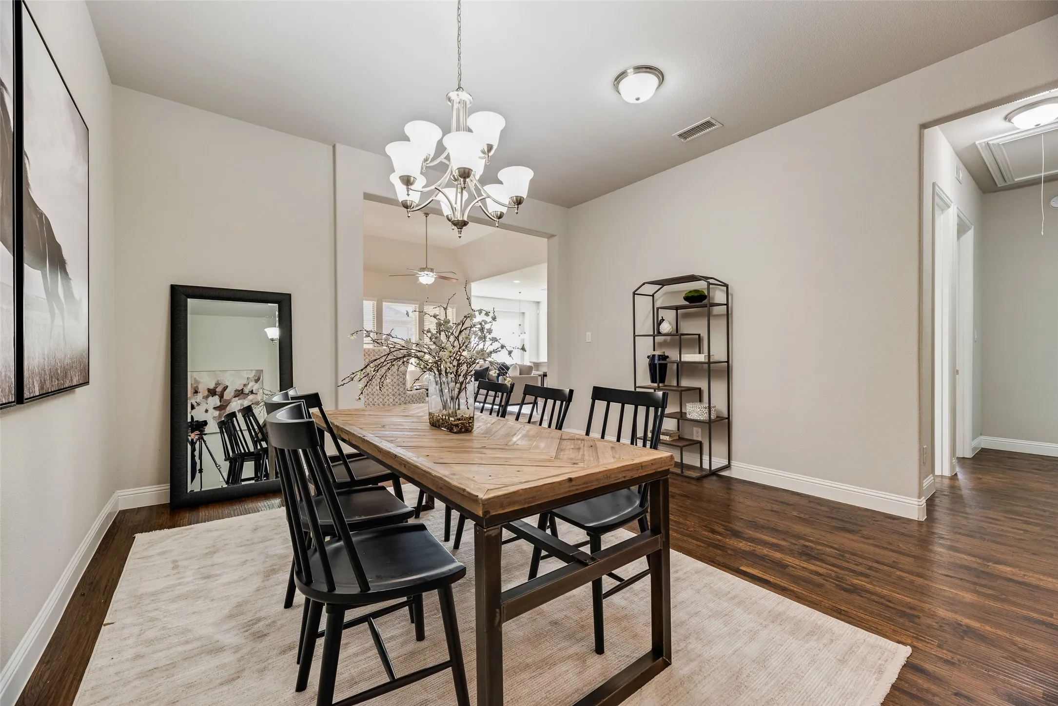 Single Family Residence For Sale in Collin County , 2407 Maston Drive, Anna, Texas 75409, 3 Bedroom, 2 Bathroom, 2 Garage spaces, 2,473 Sqft, built in 2017, mls#21356152, Real Estate Agent in Anna, Homes For Sale in Collin county, Homes For Sale in Anna, Realtor in Anna Texas, Real Estate Brokerage Independent Realty Texas, Luminita Cordes Realtor