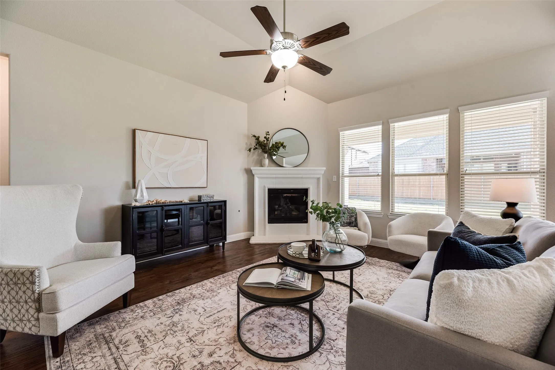 Single Family Residence For Sale in Collin County , 2407 Maston Drive, Anna, Texas 75409, 3 Bedroom, 2 Bathroom, 2 Garage spaces, 2,473 Sqft, built in 2017, mls#21356152, Real Estate Agent in Anna, Homes For Sale in Collin county, Homes For Sale in Anna, Realtor in Anna Texas, Real Estate Brokerage Independent Realty Texas, Luminita Cordes Realtor