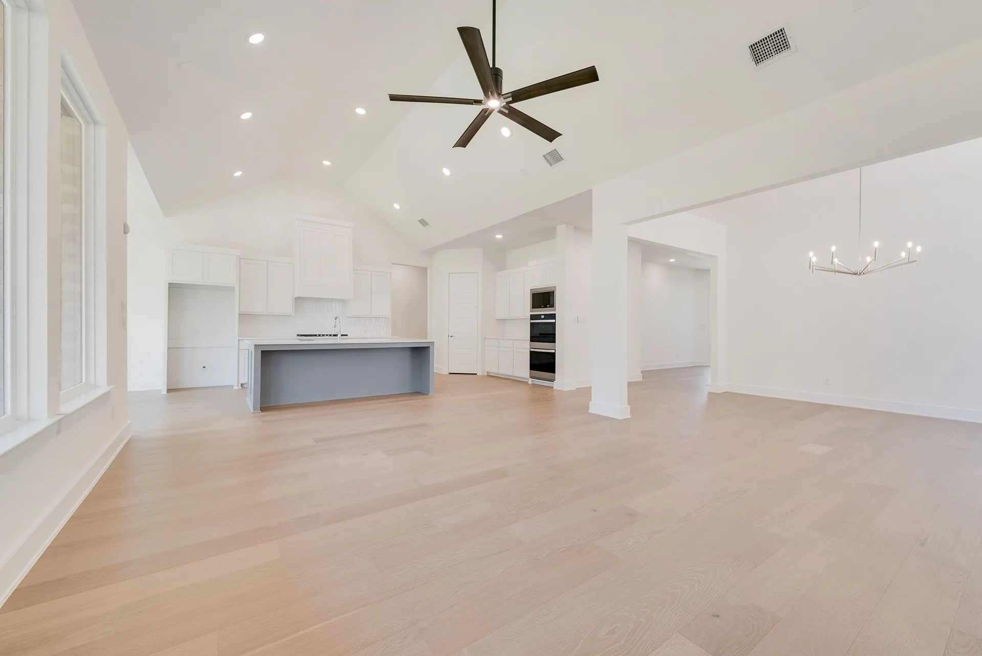 Single Family Residence For Sale in Rockwall County , 830 Montrose Drive, Rockwall, Texas 75087, 5 Bedroom, 4 Bathroom, 3 Garage spaces, 3,454 Sqft, built in 2025, mls#21356321, Real Estate Agent in Rockwall, Homes For Sale in Rockwall county, Homes For Sale in Rockwall, Realtor in Rockwall Texas, Real Estate Brokerage Independent Realty Texas, Luminita Cordes Realtor