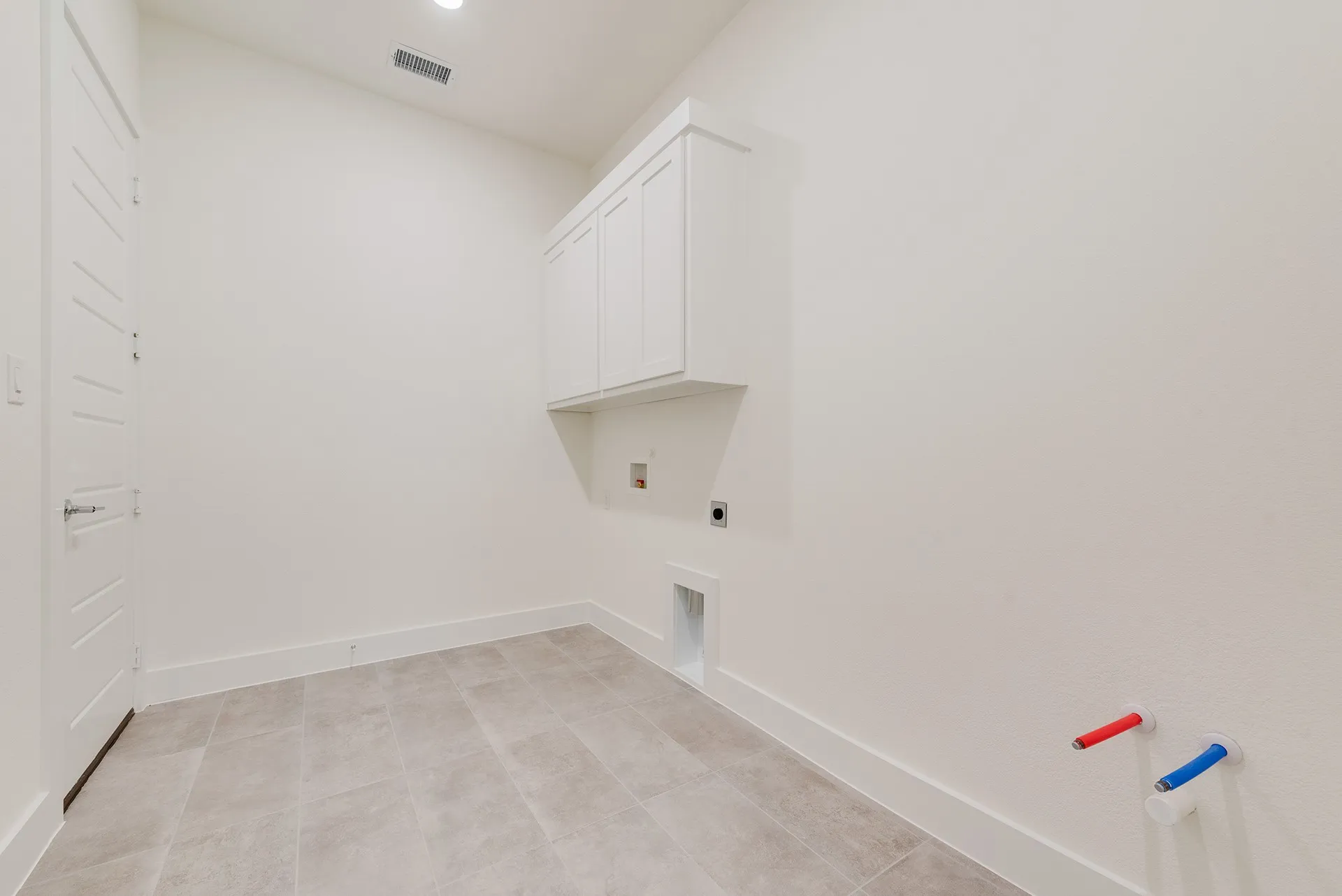 Single Family Residence For Sale in Rockwall County , 830 Montrose Drive, Rockwall, Texas 75087, 5 Bedroom, 4 Bathroom, 3 Garage spaces, 3,454 Sqft, built in 2025, mls#21356321, Real Estate Agent in Rockwall, Homes For Sale in Rockwall county, Homes For Sale in Rockwall, Realtor in Rockwall Texas, Real Estate Brokerage Independent Realty Texas, Luminita Cordes Realtor