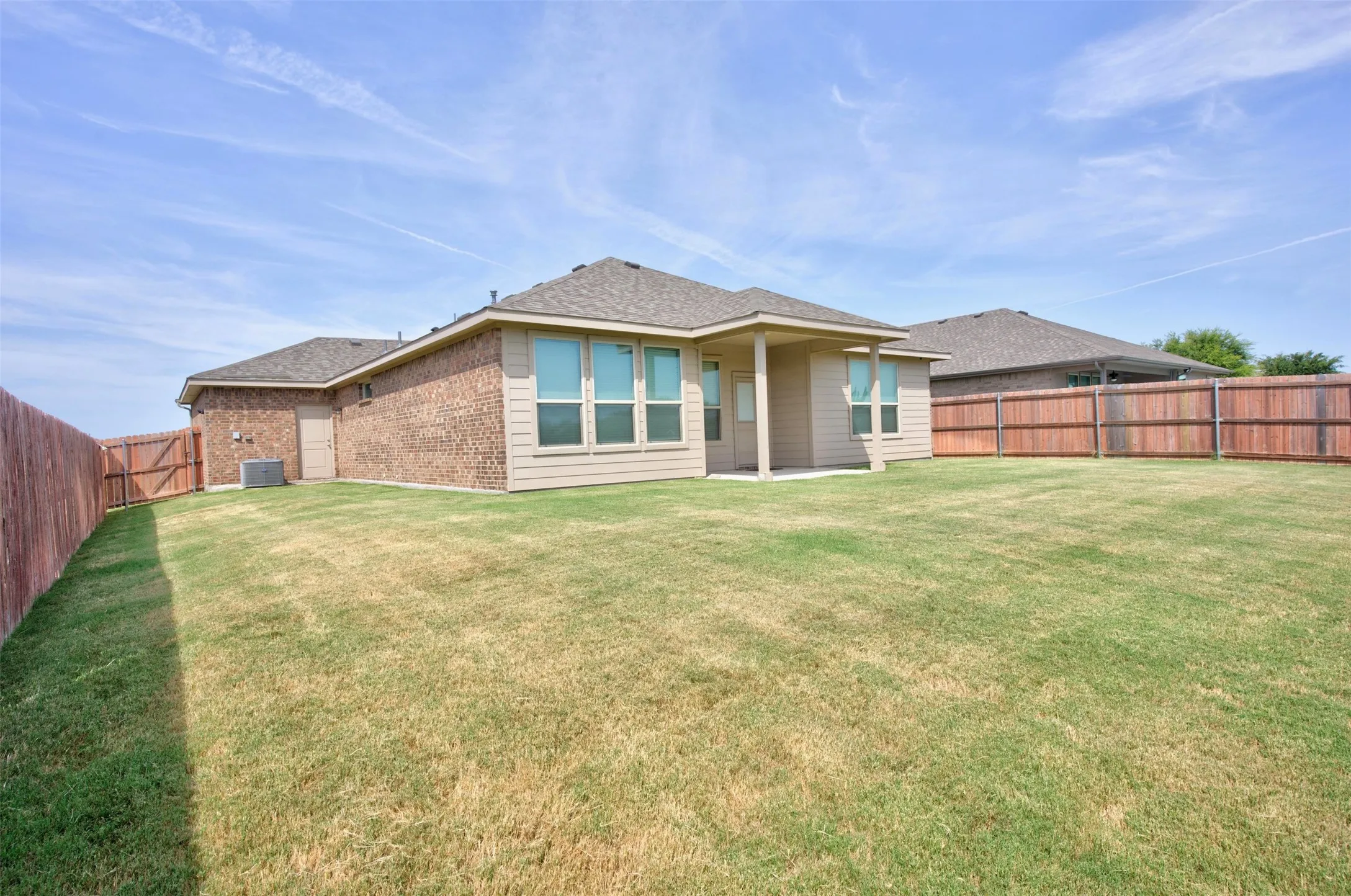 Single Family Residence For Sale in Johnson County , 1203 Larkspur Lane, Cleburne, Texas 76033, 4 Bedroom, 2 Bathroom, 3 Garage spaces, 1,848 Sqft, built in 2020, mls#21355391, Real Estate Agent in Cleburne, Homes For Sale in Johnson county, Homes For Sale in Cleburne, Realtor in Cleburne Texas, Real Estate Brokerage Independent Realty Texas, Luminita Cordes Realtor