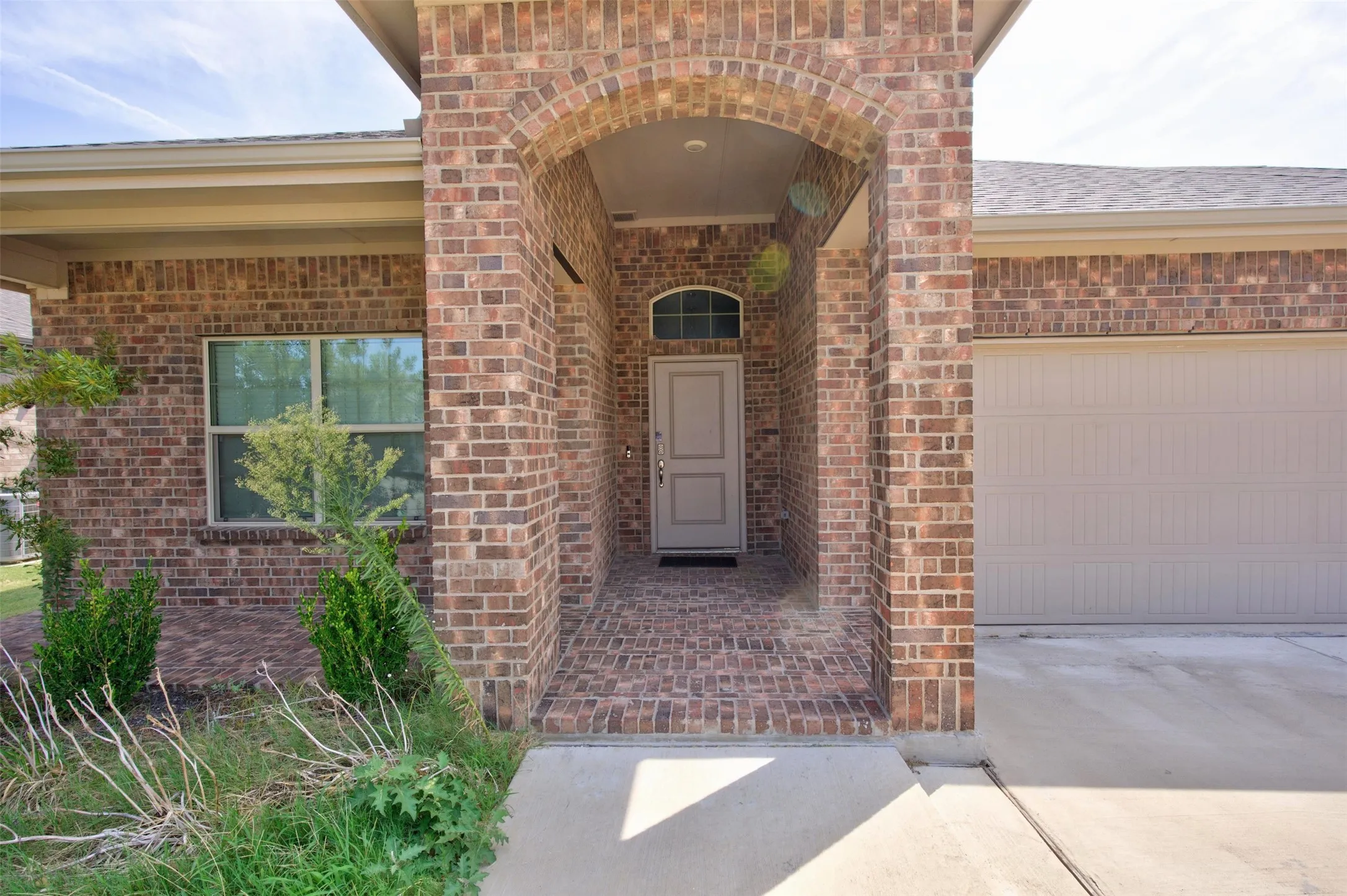 Single Family Residence For Sale in Johnson County , 1203 Larkspur Lane, Cleburne, Texas 76033, 4 Bedroom, 2 Bathroom, 3 Garage spaces, 1,848 Sqft, built in 2020, mls#21355391, Real Estate Agent in Cleburne, Homes For Sale in Johnson county, Homes For Sale in Cleburne, Realtor in Cleburne Texas, Real Estate Brokerage Independent Realty Texas, Luminita Cordes Realtor