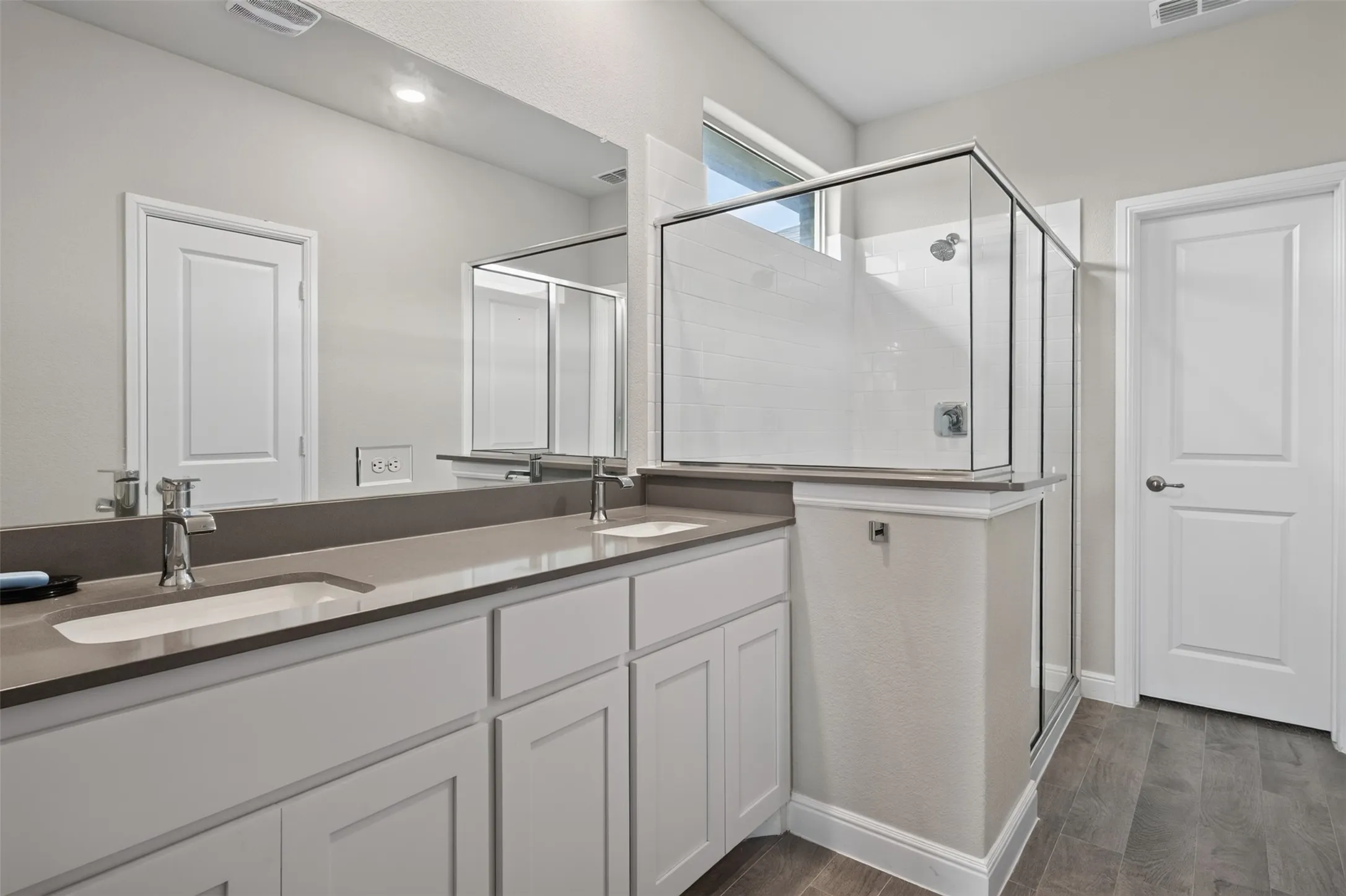 Single Family Residence For Sale in Johnson County , 1203 Larkspur Lane, Cleburne, Texas 76033, 4 Bedroom, 2 Bathroom, 3 Garage spaces, 1,848 Sqft, built in 2020, mls#21355391, Real Estate Agent in Cleburne, Homes For Sale in Johnson county, Homes For Sale in Cleburne, Realtor in Cleburne Texas, Real Estate Brokerage Independent Realty Texas, Luminita Cordes Realtor