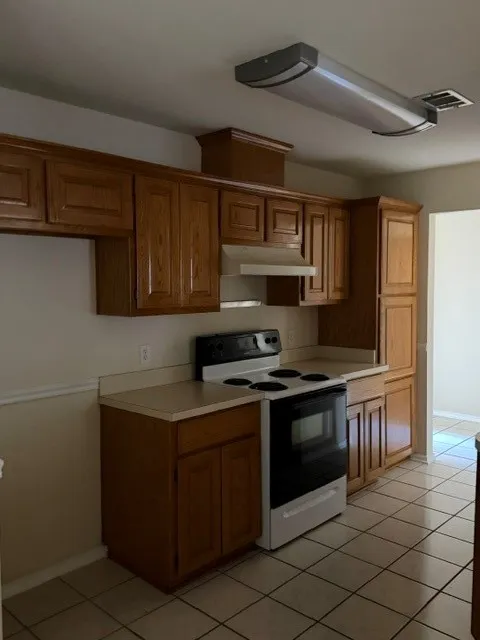 Single Family Residence For Rent in Hood County , 1511 Sunflower Lane, Granbury, Texas 76048, 3 Bedroom, 2 Bathroom, 2 Garage spaces, 1,343 Sqft, built in 1996, mls#21356322, Real Estate Agent in Granbury, Homes For Rent in Hood county, Homes For Rent in Granbury, Realtor in Granbury Texas, Real Estate Brokerage Independent Realty Texas, Luminita Cordes Realtor