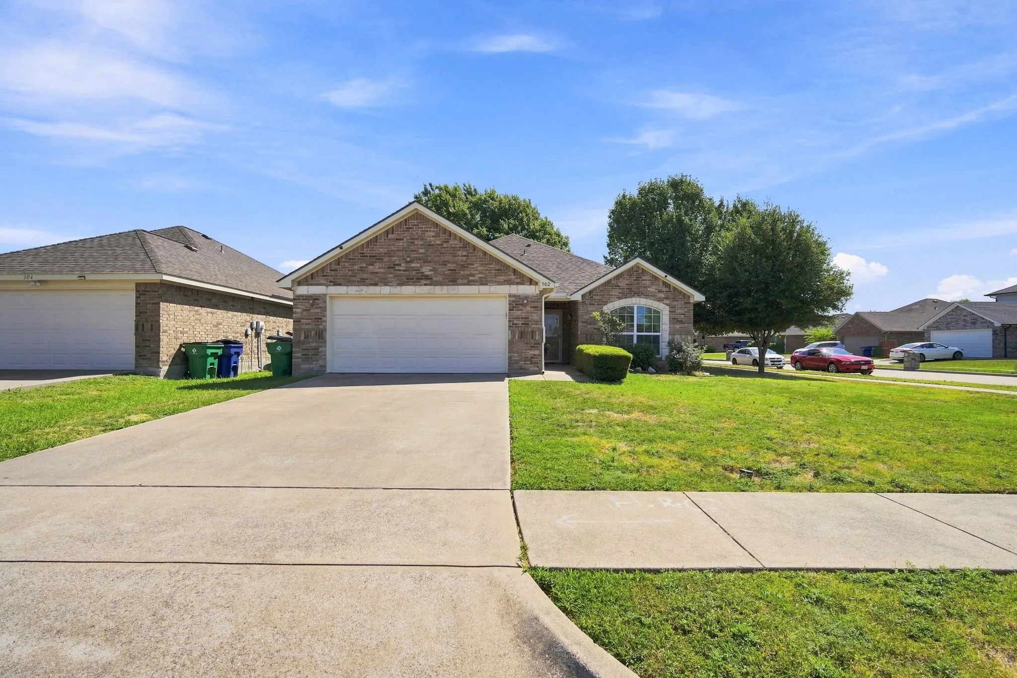 Single Family Residence For Sale in Ellis County , 302 Creekside Way, Waxahachie, Texas 75165, 4 Bedroom, 2 Bathroom, 2 Garage spaces, 1,735 Sqft, built in 2005, mls#21354635, Real Estate Agent in Waxahachie, Homes For Sale in Ellis county, Homes For Sale in Waxahachie, Realtor in Waxahachie Texas, Real Estate Brokerage Independent Realty Texas, Luminita Cordes Realtor