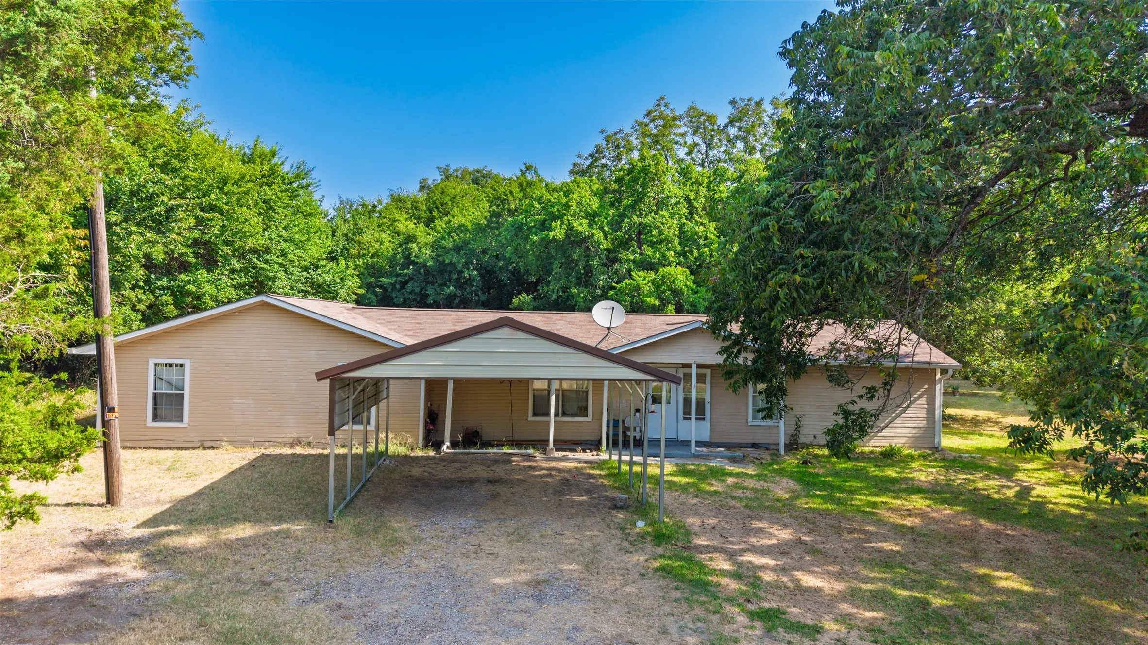 Single Family Residence For Sale in Hunt County , 4666 Fm 1569, Farmersville, Texas 75442, 6 Bedroom, 3 Bathroom, 2 Garage spaces, 1,854 Sqft, built in 1992, mls#21356331, Real Estate Agent in Farmersville, Homes For Sale in Hunt county, Homes For Sale in Farmersville, Realtor in Farmersville Texas, Real Estate Brokerage Independent Realty Texas, Luminita Cordes Realtor