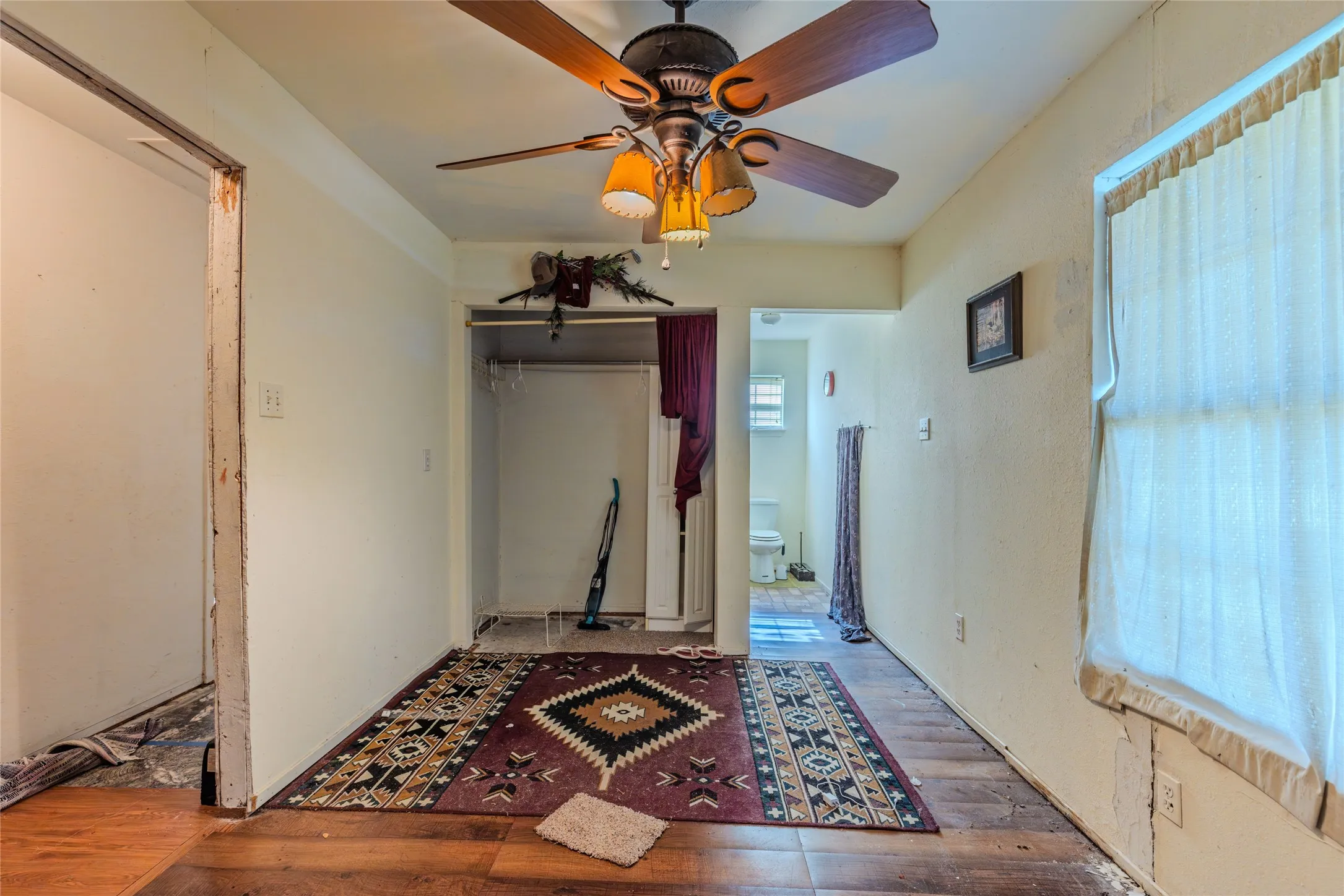 Single Family Residence For Sale in Hunt County , 4666 Fm 1569, Farmersville, Texas 75442, 6 Bedroom, 3 Bathroom, 2 Garage spaces, 1,854 Sqft, built in 1992, mls#21356331, Real Estate Agent in Farmersville, Homes For Sale in Hunt county, Homes For Sale in Farmersville, Realtor in Farmersville Texas, Real Estate Brokerage Independent Realty Texas, Luminita Cordes Realtor