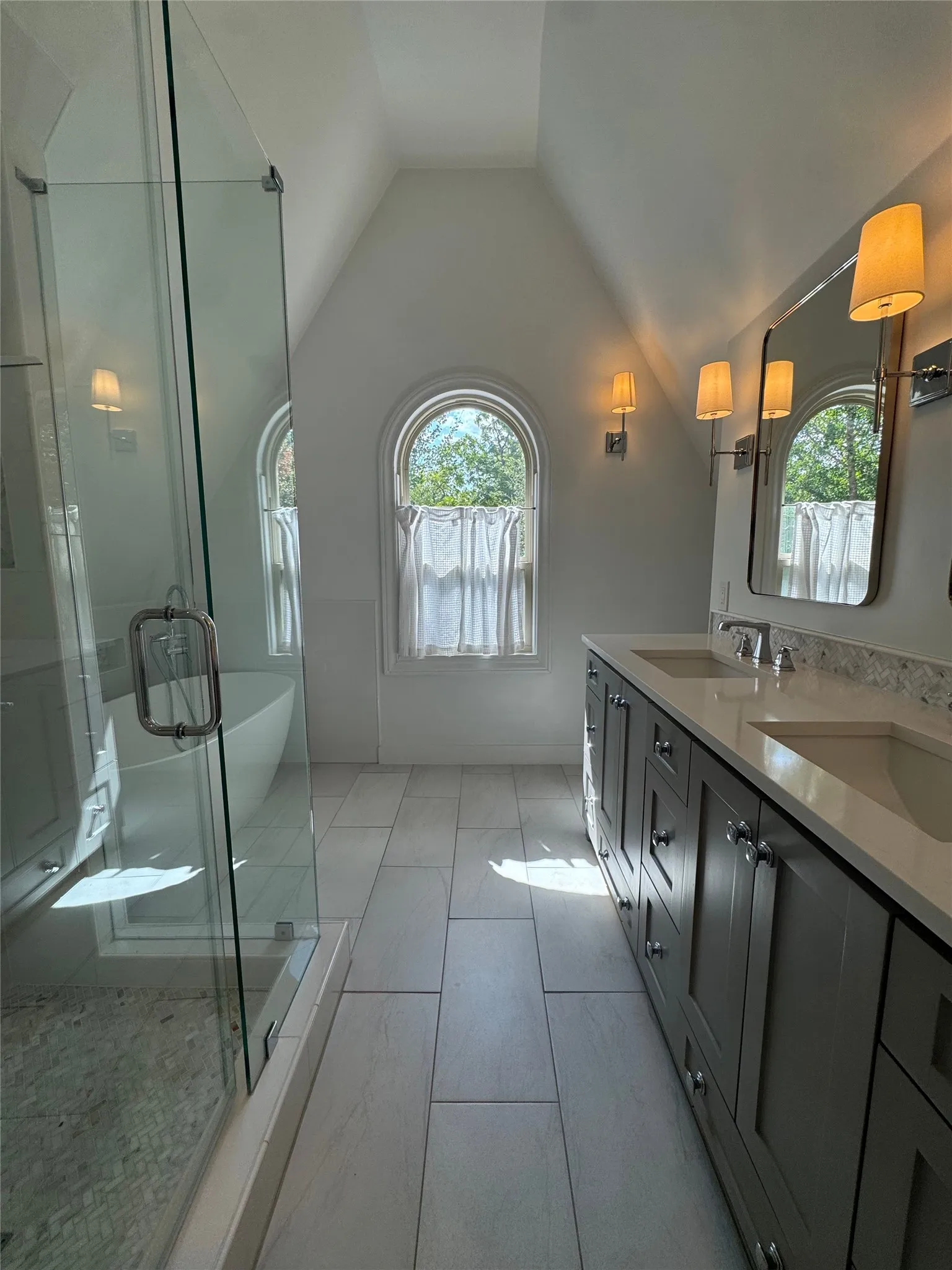 Single Family Residence For Rent in Tarrant County , 2565 Shirley Avenue, Fort Worth, Texas 76109, 4 Bedroom, 3 Bathroom, 2 Garage spaces, 2,696 Sqft, built in 1956, mls#21356339, Real Estate Agent in Fort Worth, Homes For Rent in Tarrant county, Homes For Rent in Fort Worth, Realtor in Fort Worth Texas, Real Estate Brokerage Independent Realty Texas, Luminita Cordes Realtor