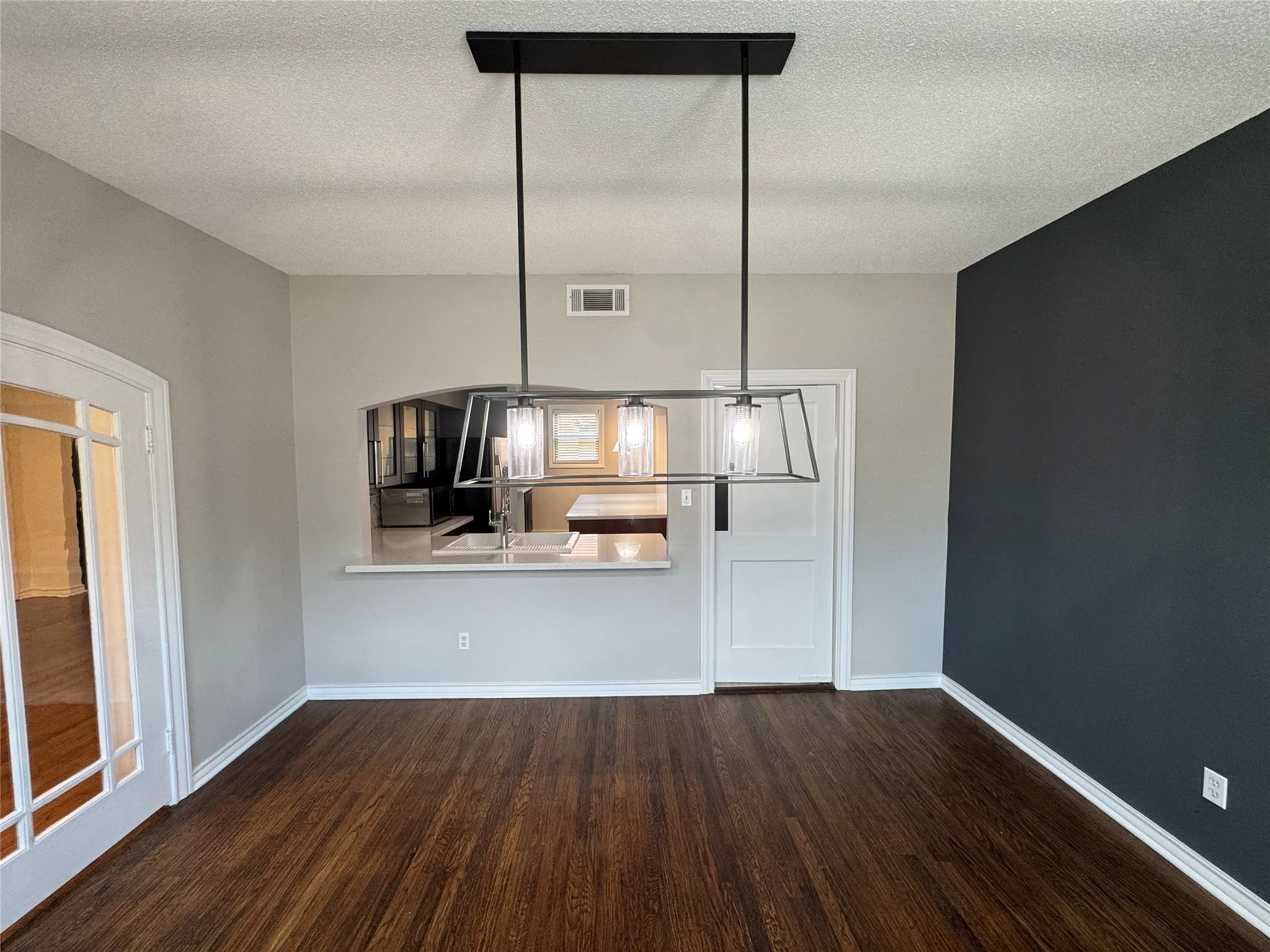 Single Family Residence For Rent in Tarrant County , 2565 Shirley Avenue, Fort Worth, Texas 76109, 4 Bedroom, 3 Bathroom, 2 Garage spaces, 2,696 Sqft, built in 1956, mls#21356339, Real Estate Agent in Fort Worth, Homes For Rent in Tarrant county, Homes For Rent in Fort Worth, Realtor in Fort Worth Texas, Real Estate Brokerage Independent Realty Texas, Luminita Cordes Realtor