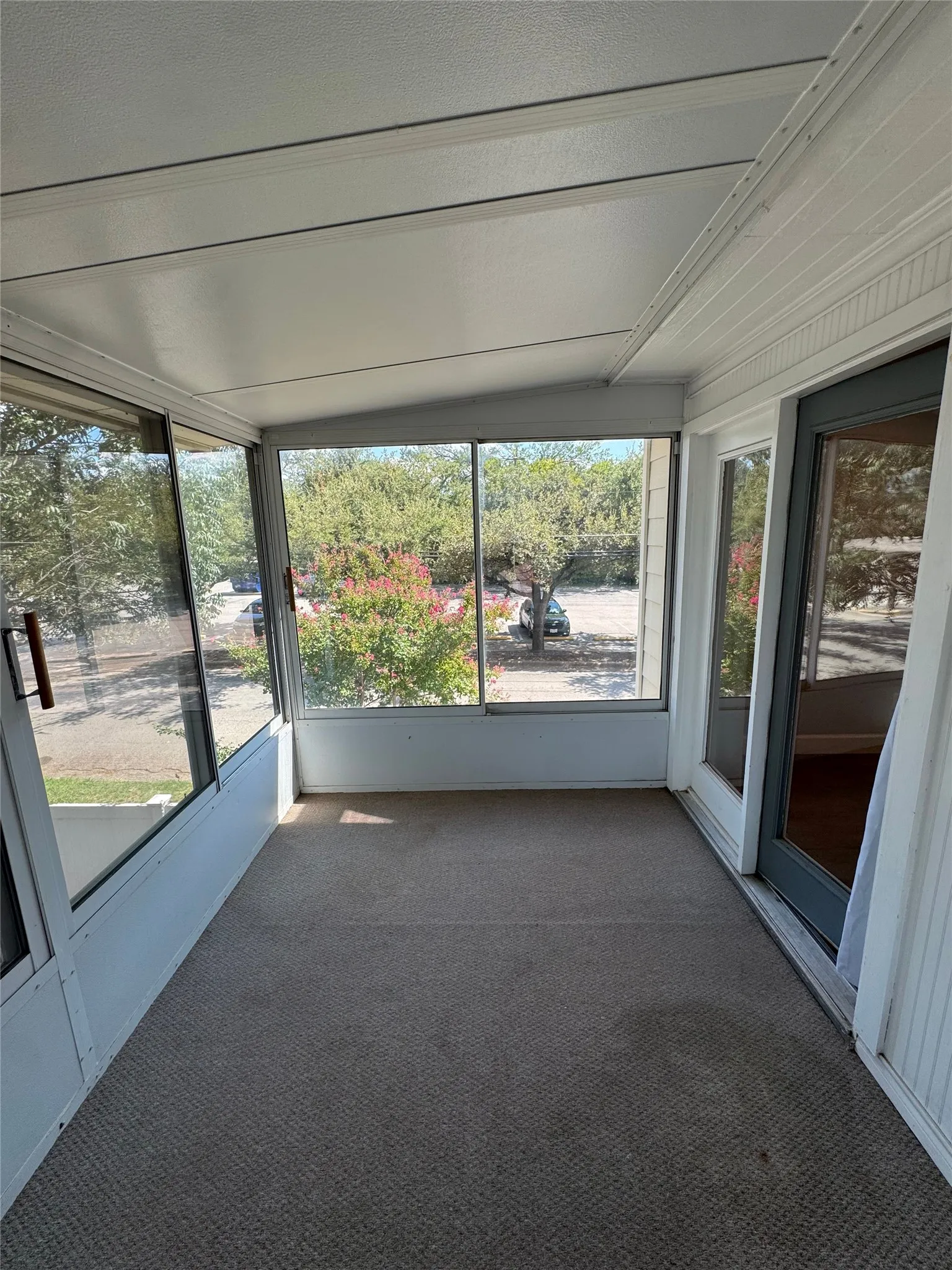 Single Family Residence For Rent in Tarrant County , 2565 Shirley Avenue, Fort Worth, Texas 76109, 4 Bedroom, 3 Bathroom, 2 Garage spaces, 2,696 Sqft, built in 1956, mls#21356339, Real Estate Agent in Fort Worth, Homes For Rent in Tarrant county, Homes For Rent in Fort Worth, Realtor in Fort Worth Texas, Real Estate Brokerage Independent Realty Texas, Luminita Cordes Realtor