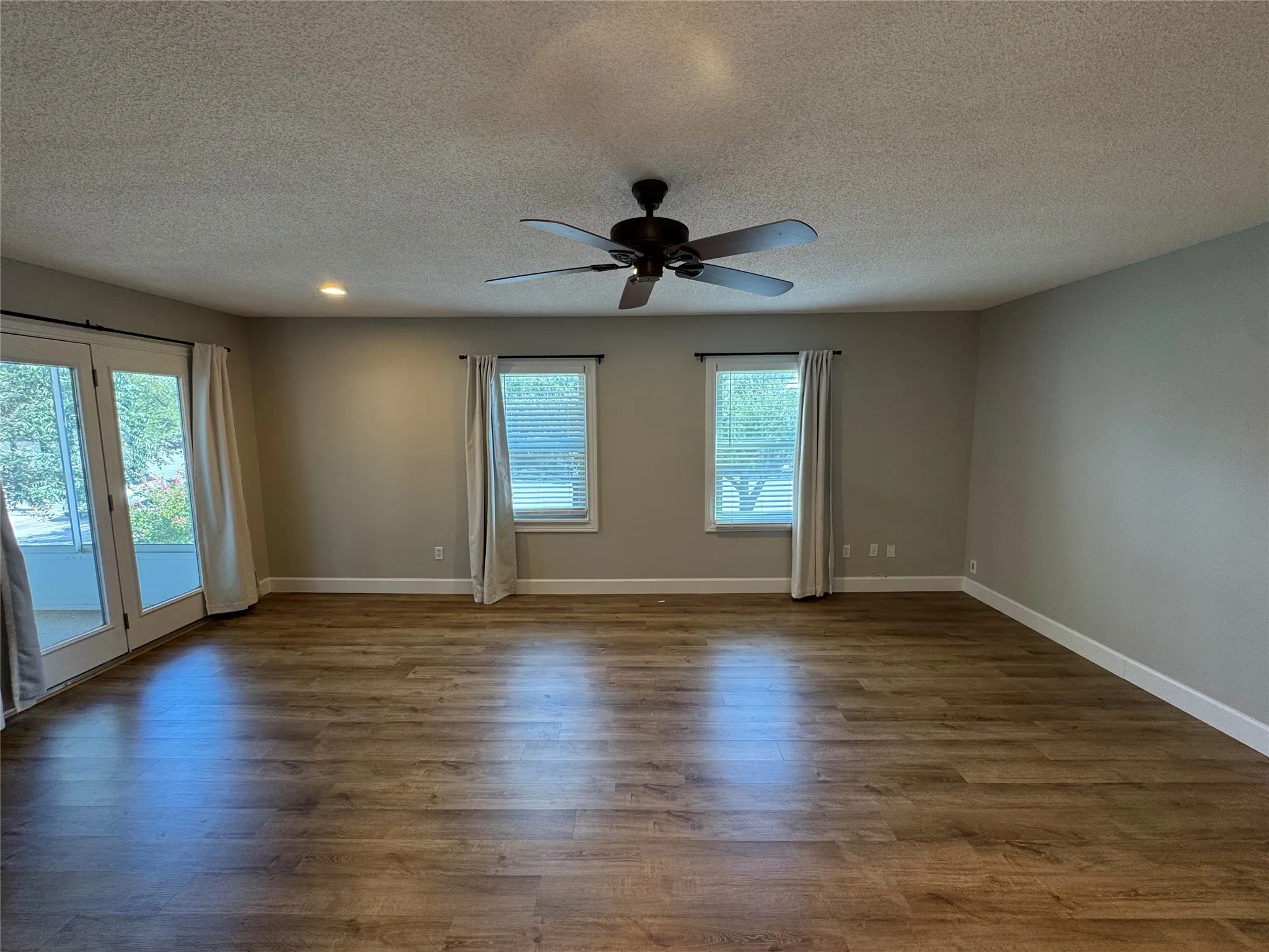 Single Family Residence For Rent in Tarrant County , 2565 Shirley Avenue, Fort Worth, Texas 76109, 4 Bedroom, 3 Bathroom, 2 Garage spaces, 2,696 Sqft, built in 1956, mls#21356339, Real Estate Agent in Fort Worth, Homes For Rent in Tarrant county, Homes For Rent in Fort Worth, Realtor in Fort Worth Texas, Real Estate Brokerage Independent Realty Texas, Luminita Cordes Realtor