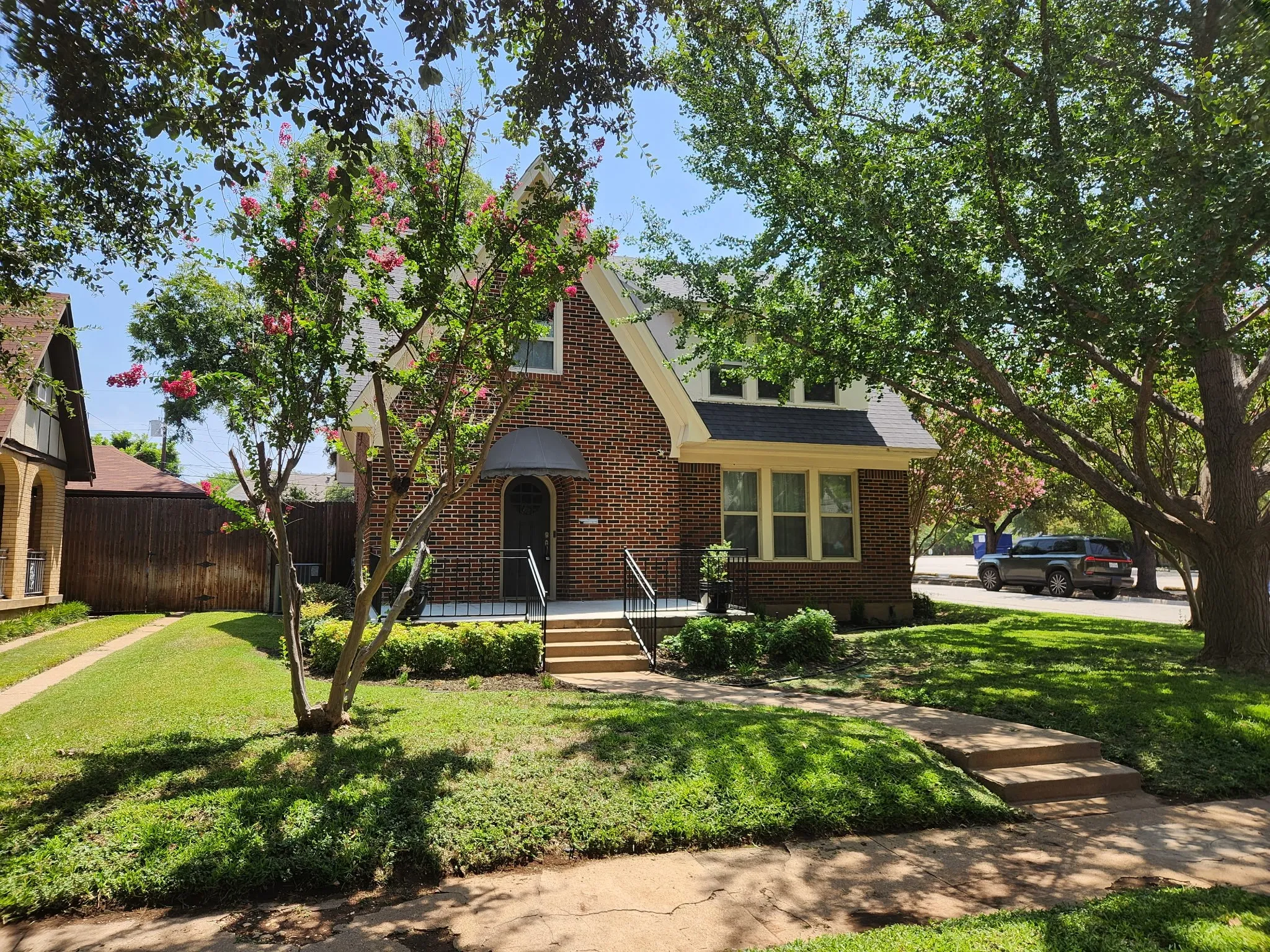 Single Family Residence For Rent in Tarrant County , 2565 Shirley Avenue, Fort Worth, Texas 76109, 4 Bedroom, 3 Bathroom, 2 Garage spaces, 2,696 Sqft, built in 1956, mls#21356339, Real Estate Agent in Fort Worth, Homes For Rent in Tarrant county, Homes For Rent in Fort Worth, Realtor in Fort Worth Texas, Real Estate Brokerage Independent Realty Texas, Luminita Cordes Realtor