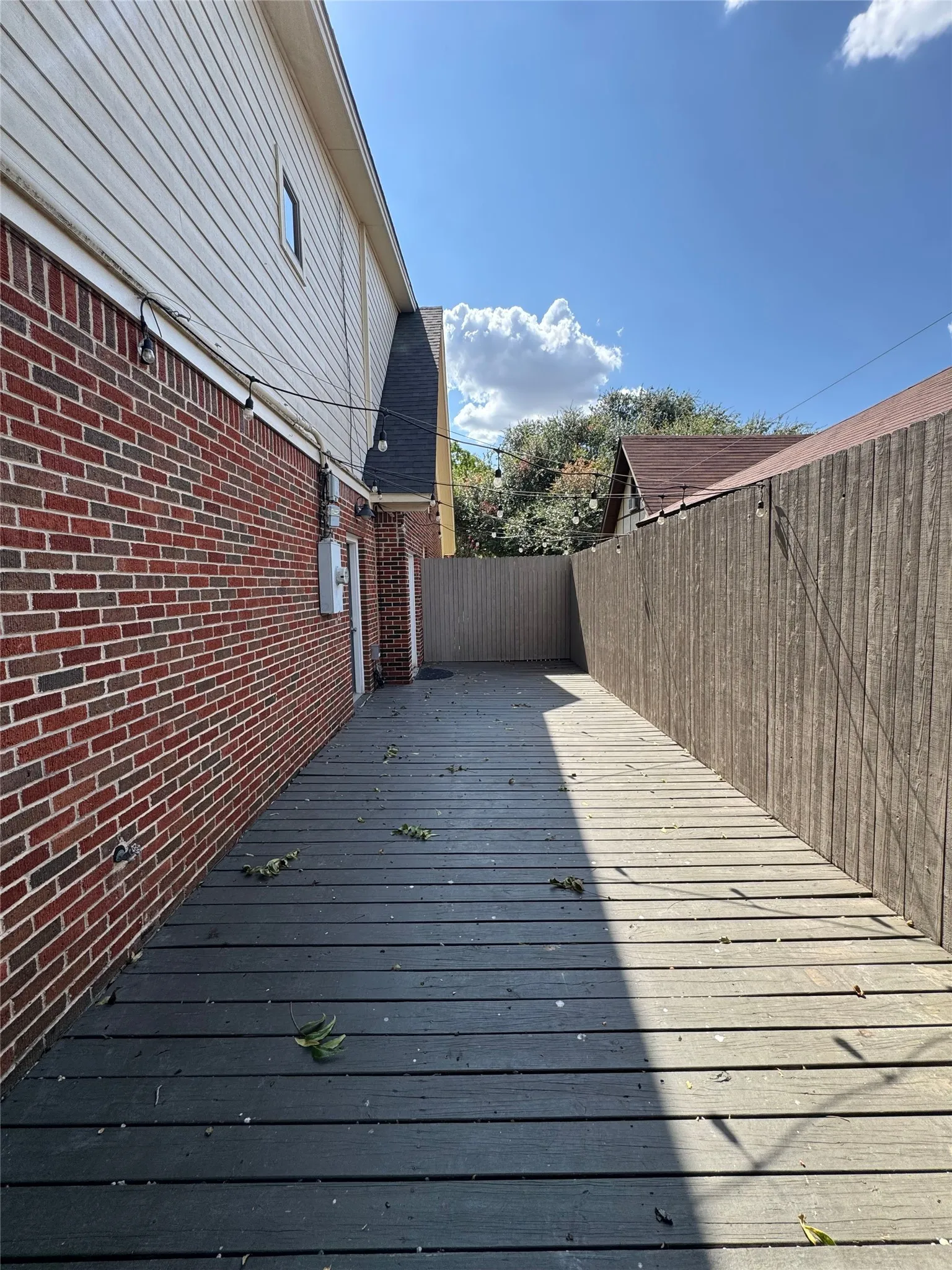 Single Family Residence For Rent in Tarrant County , 2565 Shirley Avenue, Fort Worth, Texas 76109, 4 Bedroom, 3 Bathroom, 2 Garage spaces, 2,696 Sqft, built in 1956, mls#21356339, Real Estate Agent in Fort Worth, Homes For Rent in Tarrant county, Homes For Rent in Fort Worth, Realtor in Fort Worth Texas, Real Estate Brokerage Independent Realty Texas, Luminita Cordes Realtor