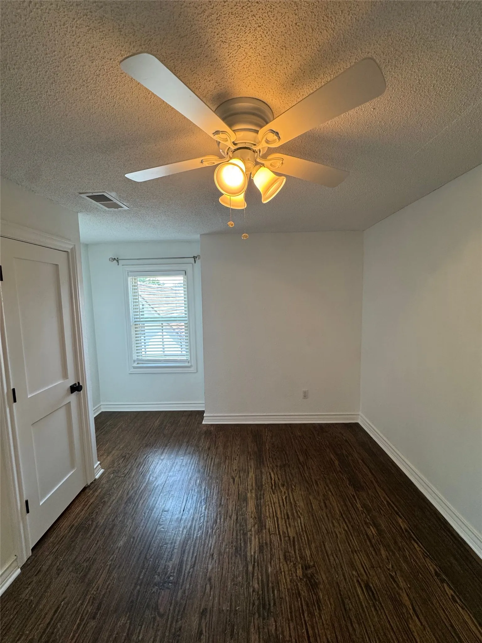 Single Family Residence For Rent in Tarrant County , 2565 Shirley Avenue, Fort Worth, Texas 76109, 4 Bedroom, 3 Bathroom, 2 Garage spaces, 2,696 Sqft, built in 1956, mls#21356339, Real Estate Agent in Fort Worth, Homes For Rent in Tarrant county, Homes For Rent in Fort Worth, Realtor in Fort Worth Texas, Real Estate Brokerage Independent Realty Texas, Luminita Cordes Realtor