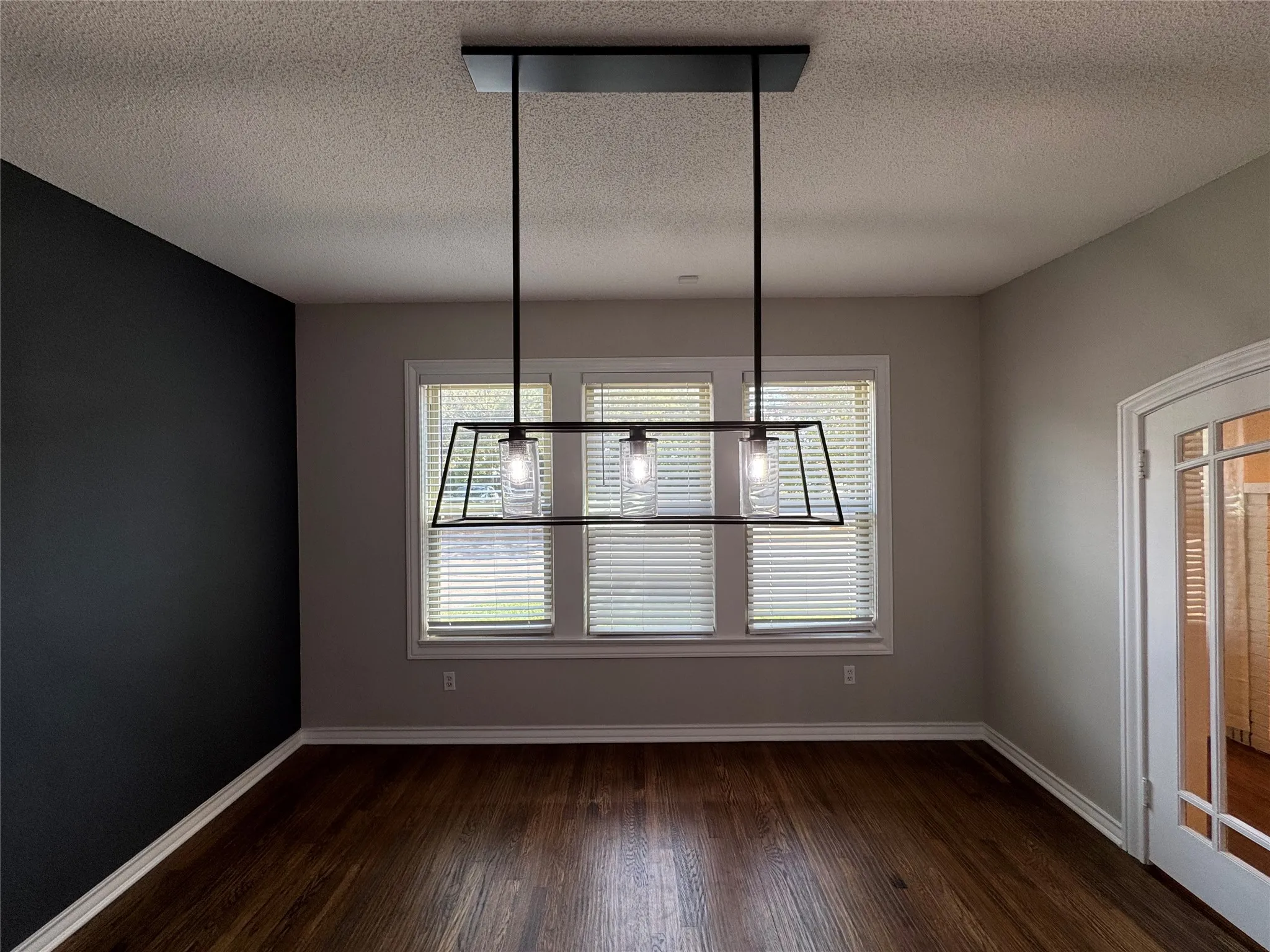 Single Family Residence For Rent in Tarrant County , 2565 Shirley Avenue, Fort Worth, Texas 76109, 4 Bedroom, 3 Bathroom, 2 Garage spaces, 2,696 Sqft, built in 1956, mls#21356339, Real Estate Agent in Fort Worth, Homes For Rent in Tarrant county, Homes For Rent in Fort Worth, Realtor in Fort Worth Texas, Real Estate Brokerage Independent Realty Texas, Luminita Cordes Realtor
