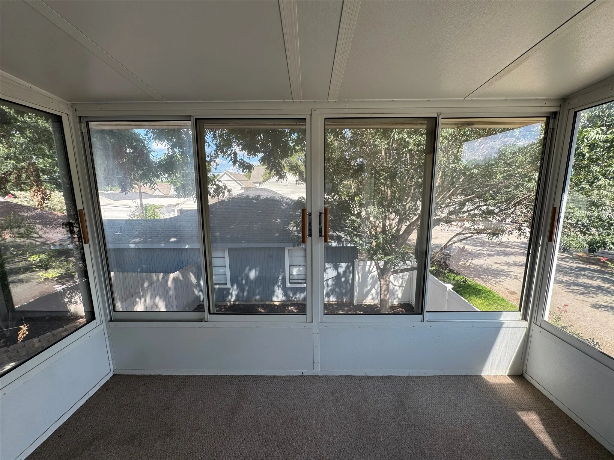 Single Family Residence For Rent in Tarrant County , 2565 Shirley Avenue, Fort Worth, Texas 76109, 4 Bedroom, 3 Bathroom, 2 Garage spaces, 2,696 Sqft, built in 1956, mls#21356339, Real Estate Agent in Fort Worth, Homes For Rent in Tarrant county, Homes For Rent in Fort Worth, Realtor in Fort Worth Texas, Real Estate Brokerage Independent Realty Texas, Luminita Cordes Realtor
