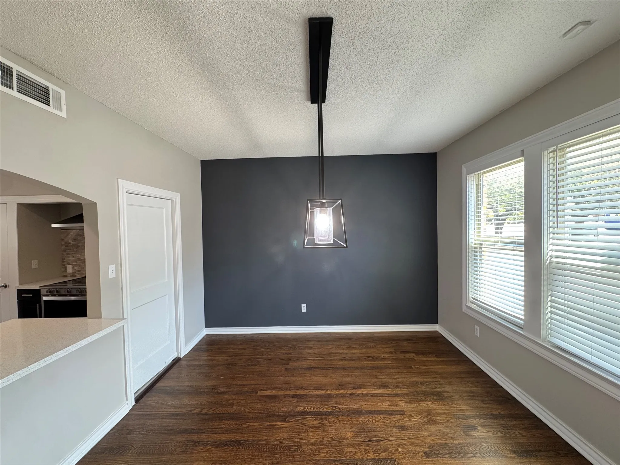 Single Family Residence For Rent in Tarrant County , 2565 Shirley Avenue, Fort Worth, Texas 76109, 4 Bedroom, 3 Bathroom, 2 Garage spaces, 2,696 Sqft, built in 1956, mls#21356339, Real Estate Agent in Fort Worth, Homes For Rent in Tarrant county, Homes For Rent in Fort Worth, Realtor in Fort Worth Texas, Real Estate Brokerage Independent Realty Texas, Luminita Cordes Realtor