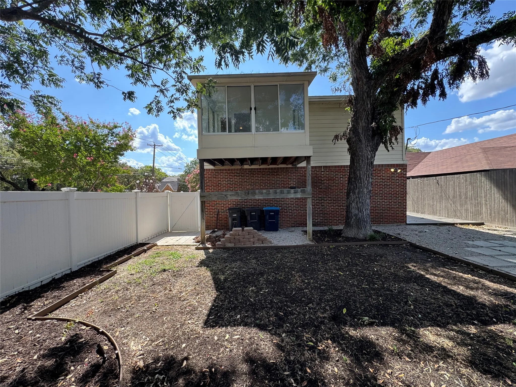 Single Family Residence For Rent in Tarrant County , 2565 Shirley Avenue, Fort Worth, Texas 76109, 4 Bedroom, 3 Bathroom, 2 Garage spaces, 2,696 Sqft, built in 1956, mls#21356339, Real Estate Agent in Fort Worth, Homes For Rent in Tarrant county, Homes For Rent in Fort Worth, Realtor in Fort Worth Texas, Real Estate Brokerage Independent Realty Texas, Luminita Cordes Realtor