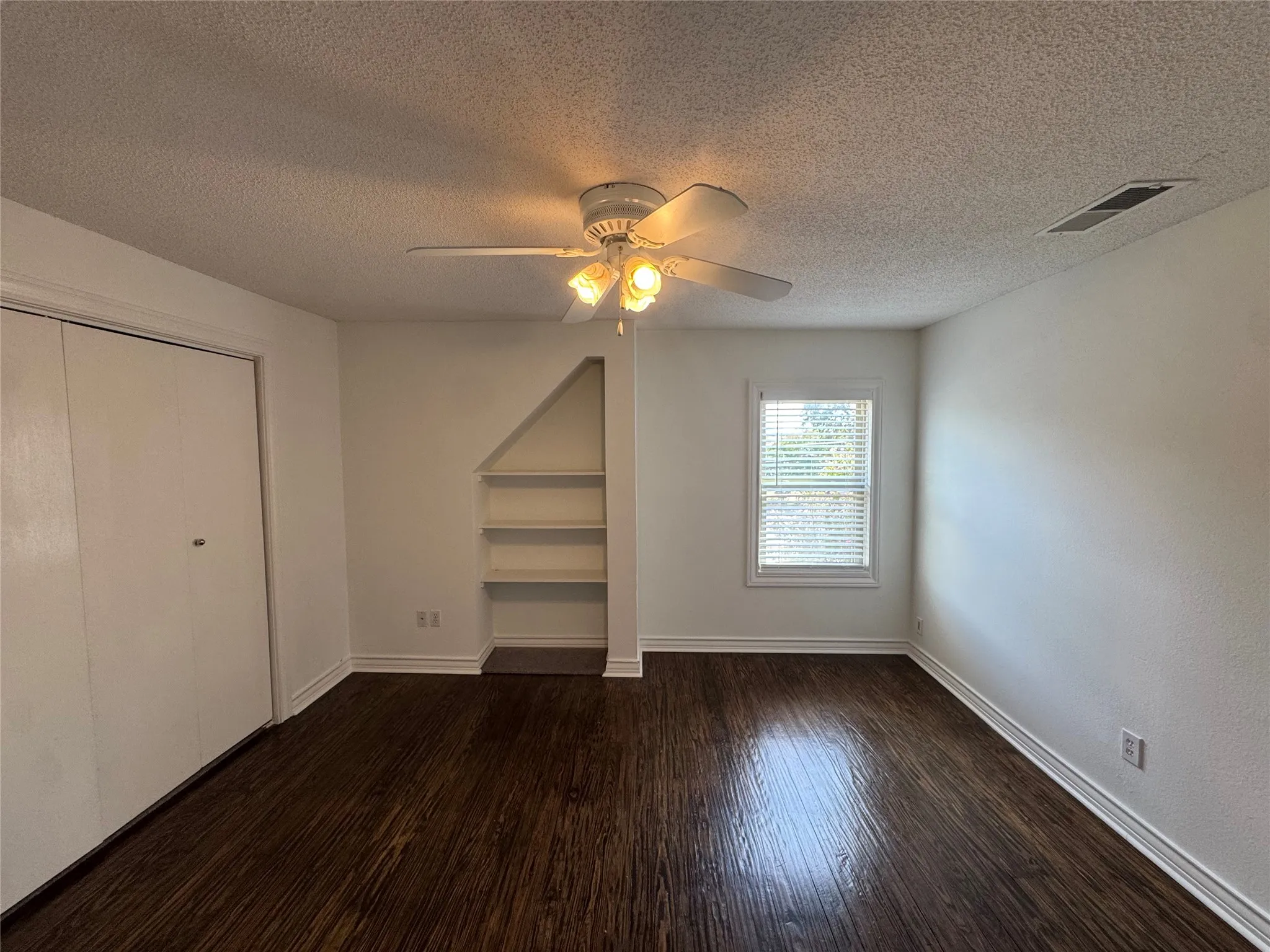 Single Family Residence For Rent in Tarrant County , 2565 Shirley Avenue, Fort Worth, Texas 76109, 4 Bedroom, 3 Bathroom, 2 Garage spaces, 2,696 Sqft, built in 1956, mls#21356339, Real Estate Agent in Fort Worth, Homes For Rent in Tarrant county, Homes For Rent in Fort Worth, Realtor in Fort Worth Texas, Real Estate Brokerage Independent Realty Texas, Luminita Cordes Realtor