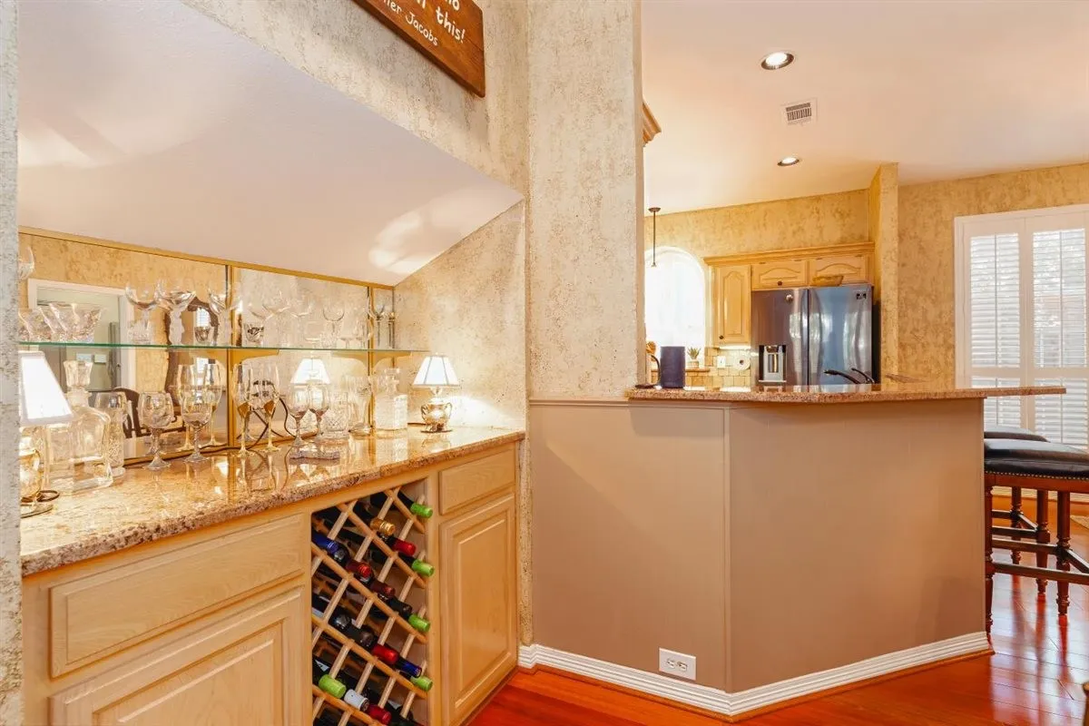 Single Family Residence For Sale in Tarrant County , 301 W Mill Valley Drive, Colleyville, Texas 76034, 4 Bedroom, 3 Bathroom, 2 Garage spaces, 3,282 Sqft, built in 1994, mls#21354897, Real Estate Agent in Colleyville, Homes For Sale in Tarrant county, Homes For Sale in Colleyville, Realtor in Colleyville Texas, Real Estate Brokerage Independent Realty Texas, Luminita Cordes Realtor
