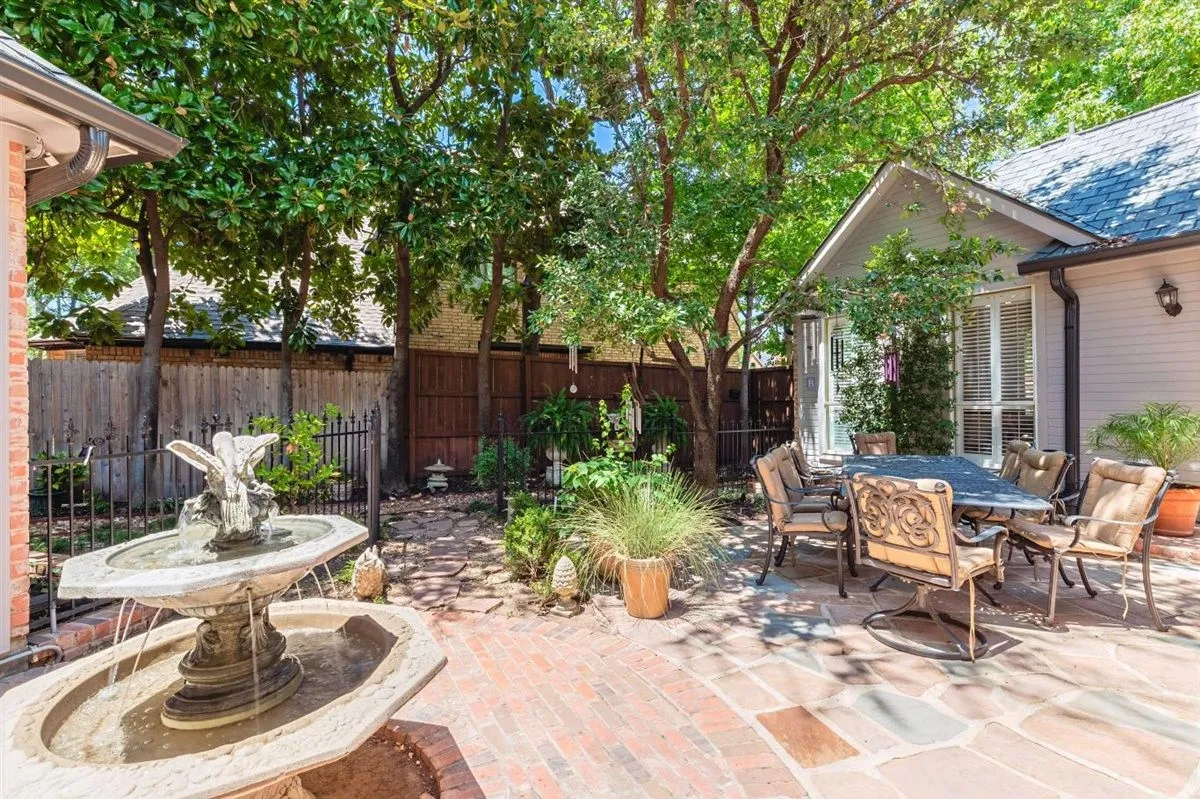 Single Family Residence For Sale in Tarrant County , 301 W Mill Valley Drive, Colleyville, Texas 76034, 4 Bedroom, 3 Bathroom, 2 Garage spaces, 3,282 Sqft, built in 1994, mls#21354897, Real Estate Agent in Colleyville, Homes For Sale in Tarrant county, Homes For Sale in Colleyville, Realtor in Colleyville Texas, Real Estate Brokerage Independent Realty Texas, Luminita Cordes Realtor