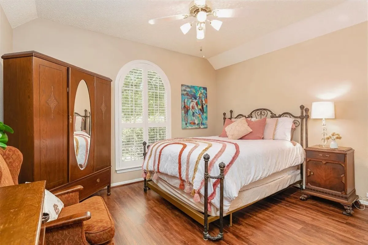 Single Family Residence For Sale in Tarrant County , 301 W Mill Valley Drive, Colleyville, Texas 76034, 4 Bedroom, 3 Bathroom, 2 Garage spaces, 3,282 Sqft, built in 1994, mls#21354897, Real Estate Agent in Colleyville, Homes For Sale in Tarrant county, Homes For Sale in Colleyville, Realtor in Colleyville Texas, Real Estate Brokerage Independent Realty Texas, Luminita Cordes Realtor