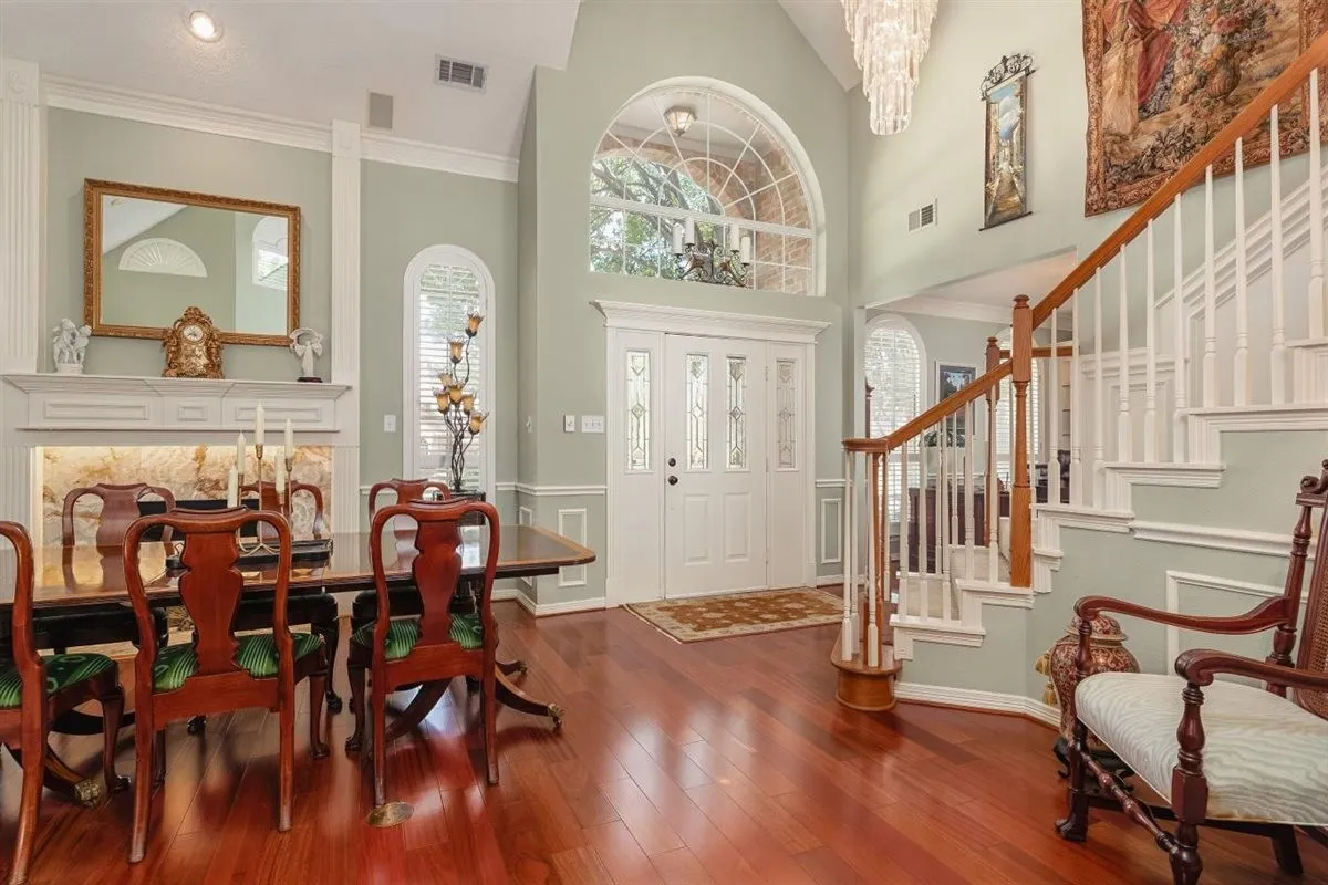 Single Family Residence For Sale in Tarrant County , 301 W Mill Valley Drive, Colleyville, Texas 76034, 4 Bedroom, 3 Bathroom, 2 Garage spaces, 3,282 Sqft, built in 1994, mls#21354897, Real Estate Agent in Colleyville, Homes For Sale in Tarrant county, Homes For Sale in Colleyville, Realtor in Colleyville Texas, Real Estate Brokerage Independent Realty Texas, Luminita Cordes Realtor