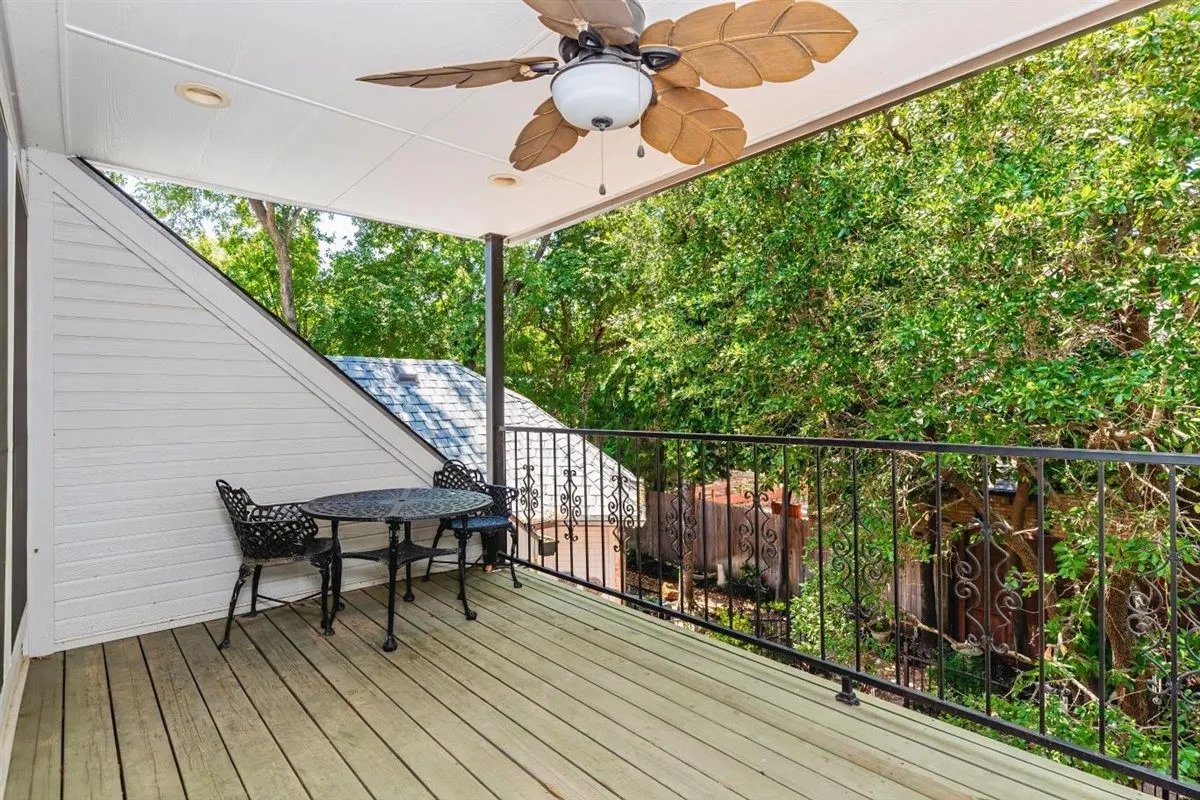 Single Family Residence For Sale in Tarrant County , 301 W Mill Valley Drive, Colleyville, Texas 76034, 4 Bedroom, 3 Bathroom, 2 Garage spaces, 3,282 Sqft, built in 1994, mls#21354897, Real Estate Agent in Colleyville, Homes For Sale in Tarrant county, Homes For Sale in Colleyville, Realtor in Colleyville Texas, Real Estate Brokerage Independent Realty Texas, Luminita Cordes Realtor