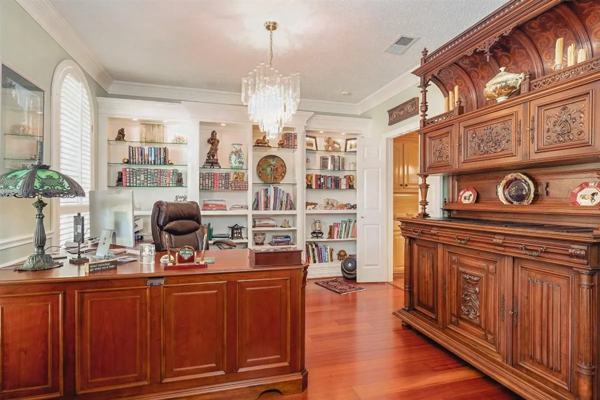 Single Family Residence For Sale in Tarrant County , 301 W Mill Valley Drive, Colleyville, Texas 76034, 4 Bedroom, 3 Bathroom, 2 Garage spaces, 3,282 Sqft, built in 1994, mls#21354897, Real Estate Agent in Colleyville, Homes For Sale in Tarrant county, Homes For Sale in Colleyville, Realtor in Colleyville Texas, Real Estate Brokerage Independent Realty Texas, Luminita Cordes Realtor