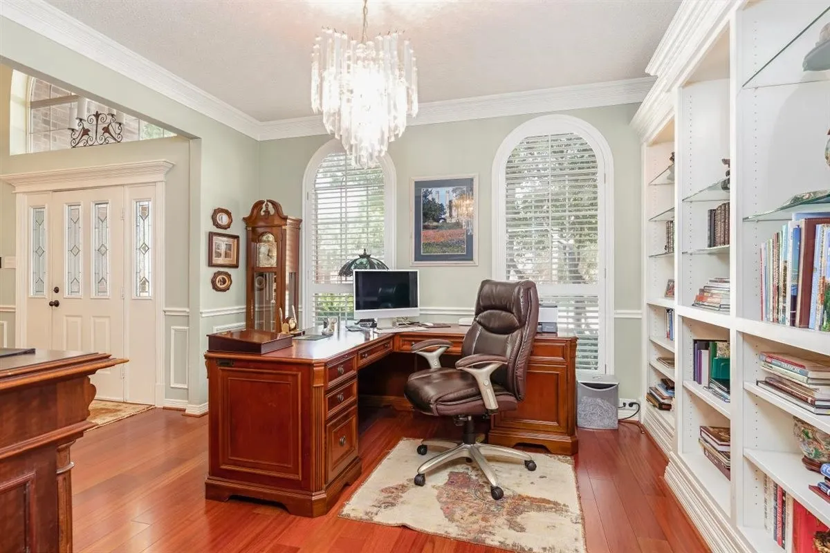 Single Family Residence For Sale in Tarrant County , 301 W Mill Valley Drive, Colleyville, Texas 76034, 4 Bedroom, 3 Bathroom, 2 Garage spaces, 3,282 Sqft, built in 1994, mls#21354897, Real Estate Agent in Colleyville, Homes For Sale in Tarrant county, Homes For Sale in Colleyville, Realtor in Colleyville Texas, Real Estate Brokerage Independent Realty Texas, Luminita Cordes Realtor