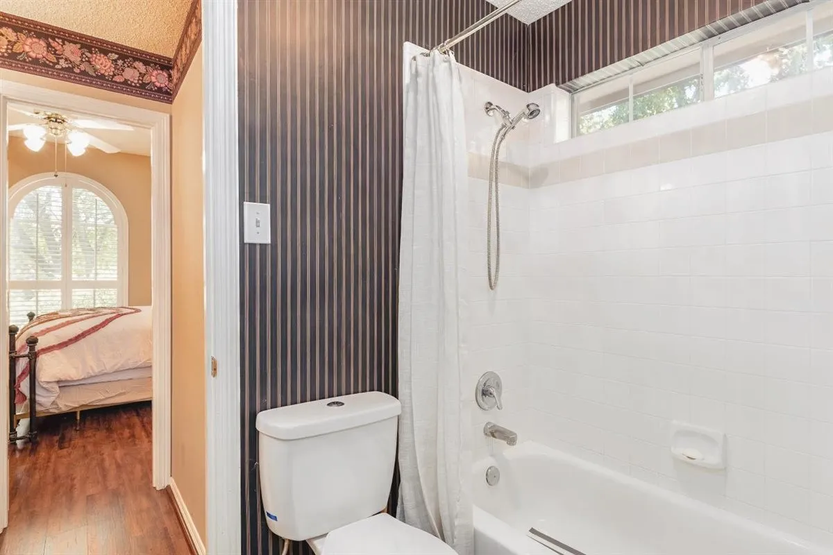Single Family Residence For Sale in Tarrant County , 301 W Mill Valley Drive, Colleyville, Texas 76034, 4 Bedroom, 3 Bathroom, 2 Garage spaces, 3,282 Sqft, built in 1994, mls#21354897, Real Estate Agent in Colleyville, Homes For Sale in Tarrant county, Homes For Sale in Colleyville, Realtor in Colleyville Texas, Real Estate Brokerage Independent Realty Texas, Luminita Cordes Realtor