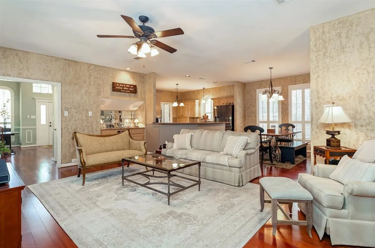 Single Family Residence For Sale in Tarrant County , 301 W Mill Valley Drive, Colleyville, Texas 76034, 4 Bedroom, 3 Bathroom, 2 Garage spaces, 3,282 Sqft, built in 1994, mls#21354897, Real Estate Agent in Colleyville, Homes For Sale in Tarrant county, Homes For Sale in Colleyville, Realtor in Colleyville Texas, Real Estate Brokerage Independent Realty Texas, Luminita Cordes Realtor