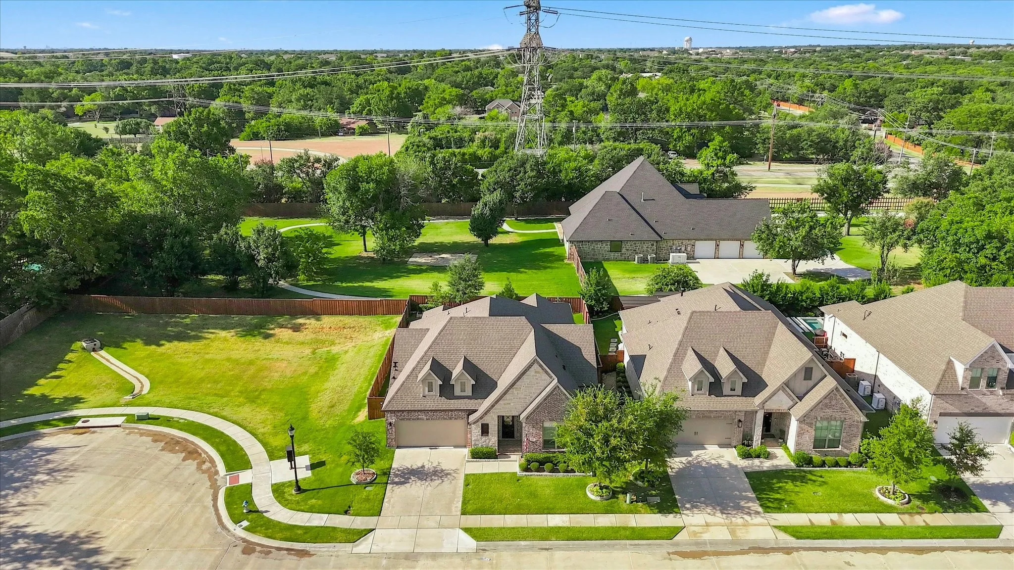 This birds-eye view highlights the privacy the property enjoys.