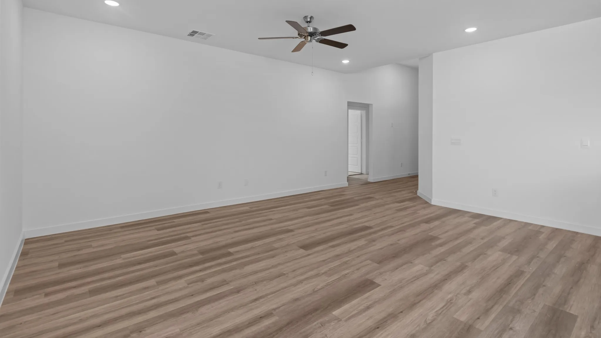 Single Family Residence For Rent in Tarrant County , 8536 Big Apple Drive, Fort Worth, Texas 76179, 4 Bedroom, 2 Bathroom, 2 Garage spaces, 1,712 Sqft, built in 2023, mls#21356283, Real Estate Agent in Fort Worth, Homes For Rent in Tarrant county, Homes For Rent in Fort Worth, Realtor in Fort Worth Texas, Real Estate Brokerage Independent Realty Texas, Luminita Cordes Realtor