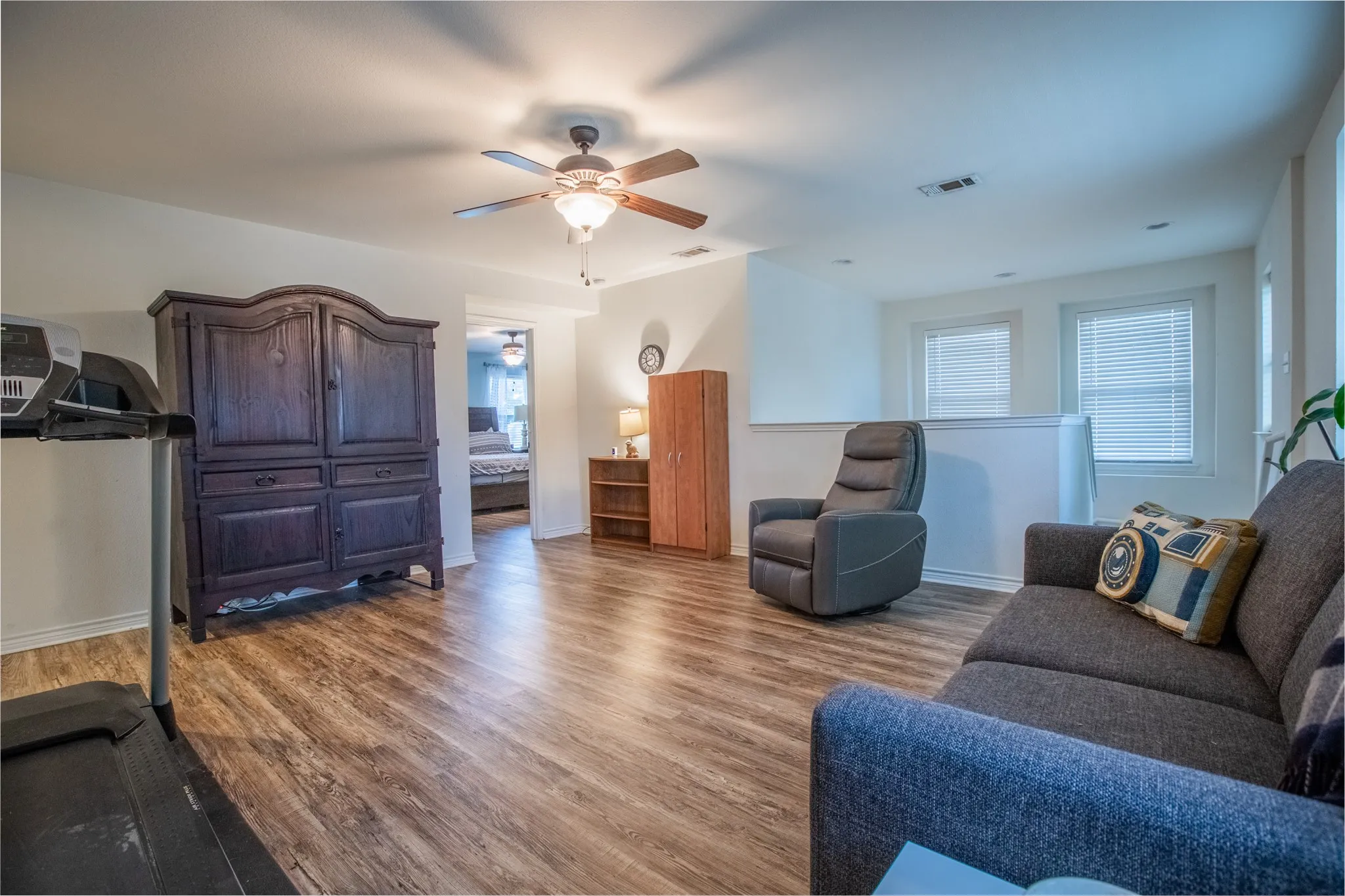Single Family Residence For Sale in Tarrant County , 8928 Winding Valley Drive, Fort Worth, Texas 76244, 3 Bedroom, 3 Bathroom, 2 Garage spaces, 2,473 Sqft, built in 2012, Price $414,900, mls#21355890, Real Estate Agent in Fort Worth, Homes For Sale in Tarrant county, Homes For Sale in Fort Worth, Realtor in Fort Worth Texas, Real Estate Brokerage Independent Realty Texas, Luminita Cordes Realtor