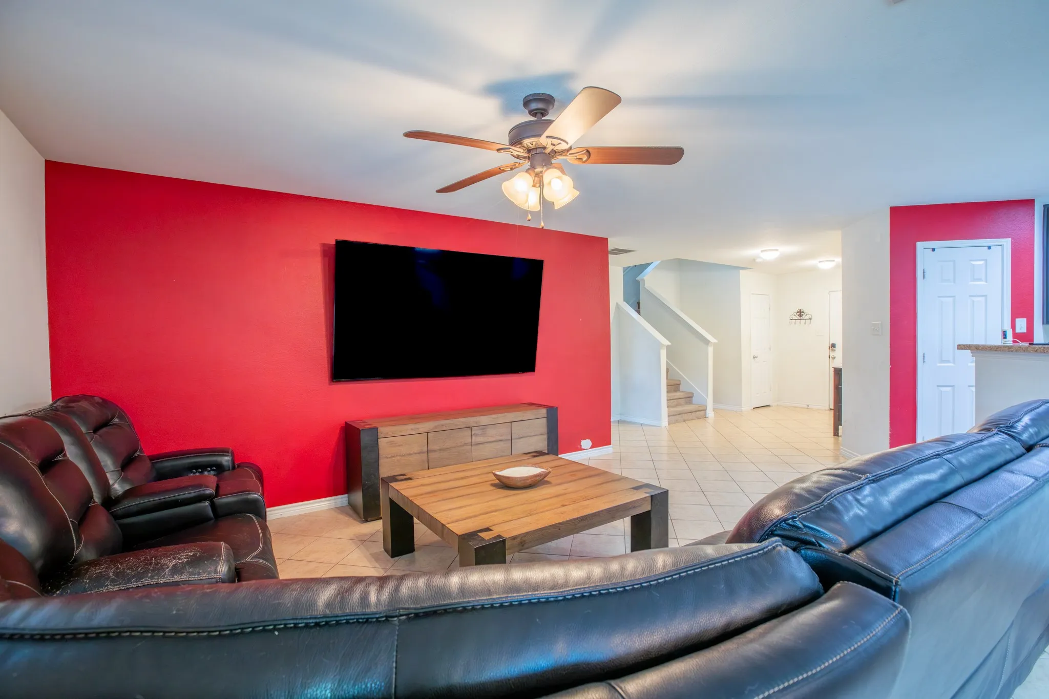 Single Family Residence For Sale in Tarrant County , 8928 Winding Valley Drive, Fort Worth, Texas 76244, 3 Bedroom, 3 Bathroom, 2 Garage spaces, 2,473 Sqft, built in 2012, Price $414,900, mls#21355890, Real Estate Agent in Fort Worth, Homes For Sale in Tarrant county, Homes For Sale in Fort Worth, Realtor in Fort Worth Texas, Real Estate Brokerage Independent Realty Texas, Luminita Cordes Realtor