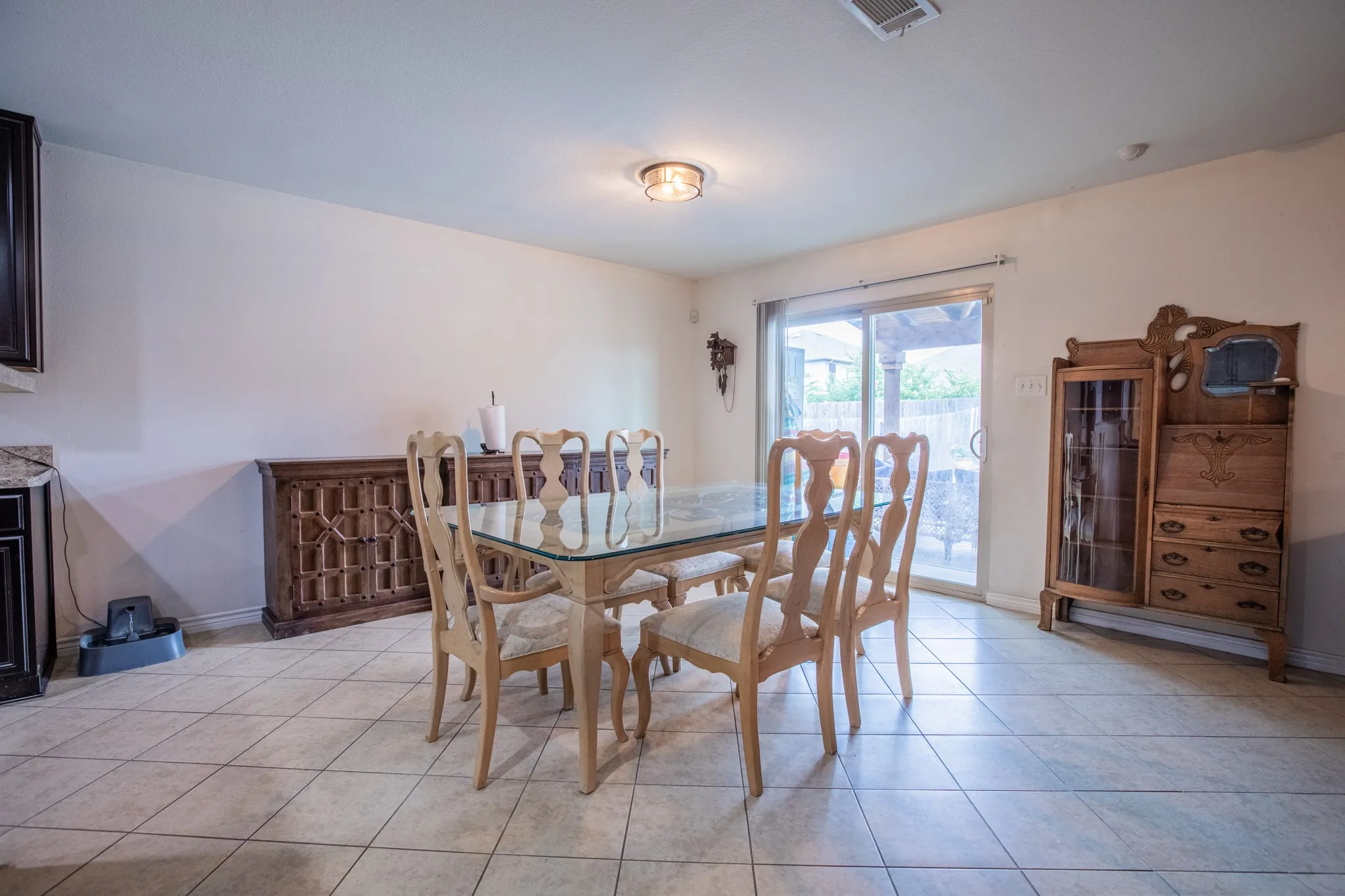 Single Family Residence For Sale in Tarrant County , 8928 Winding Valley Drive, Fort Worth, Texas 76244, 3 Bedroom, 3 Bathroom, 2 Garage spaces, 2,473 Sqft, built in 2012, Price $414,900, mls#21355890, Real Estate Agent in Fort Worth, Homes For Sale in Tarrant county, Homes For Sale in Fort Worth, Realtor in Fort Worth Texas, Real Estate Brokerage Independent Realty Texas, Luminita Cordes Realtor