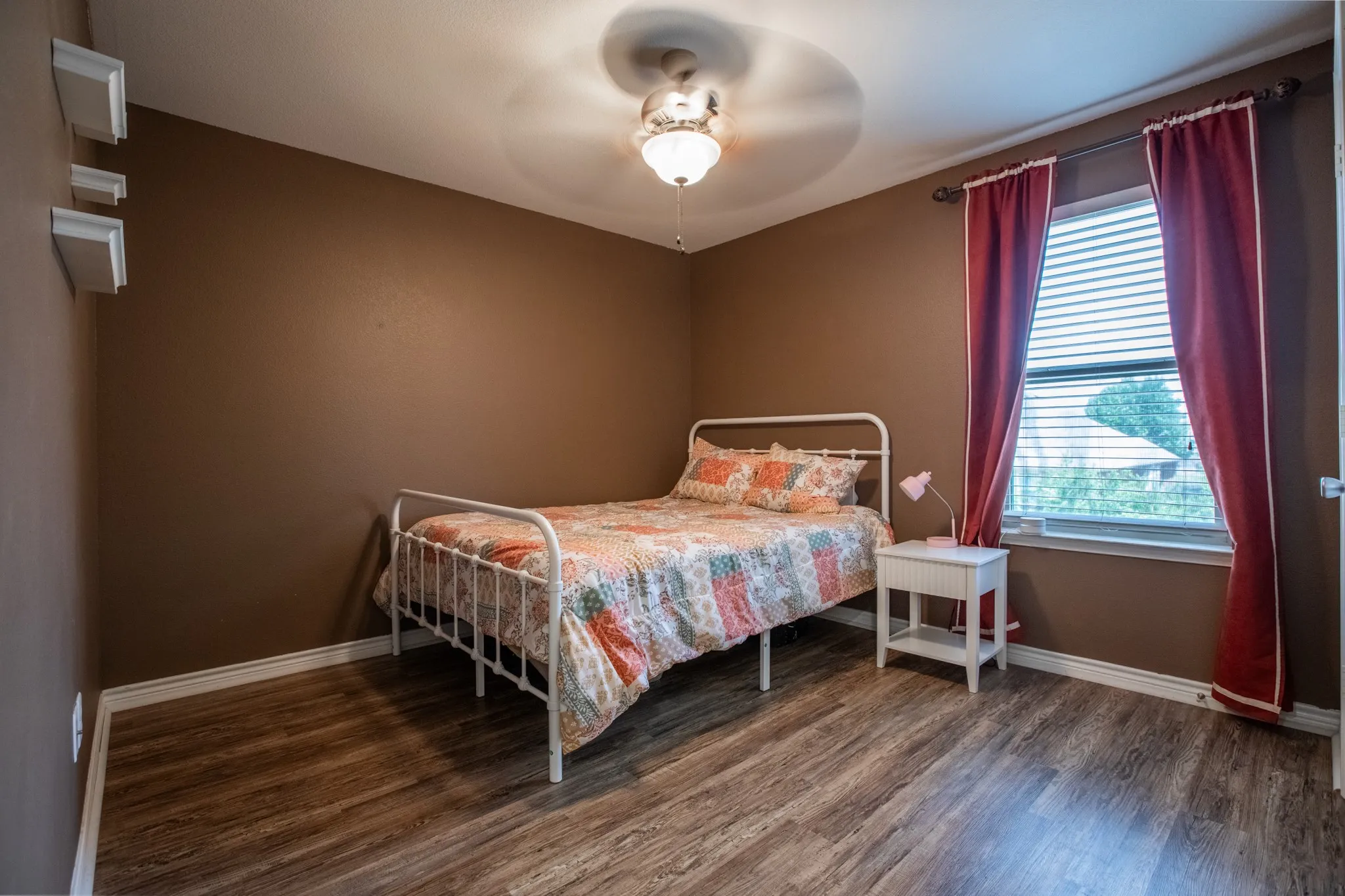 Single Family Residence For Sale in Tarrant County , 8928 Winding Valley Drive, Fort Worth, Texas 76244, 3 Bedroom, 3 Bathroom, 2 Garage spaces, 2,473 Sqft, built in 2012, Price $414,900, mls#21355890, Real Estate Agent in Fort Worth, Homes For Sale in Tarrant county, Homes For Sale in Fort Worth, Realtor in Fort Worth Texas, Real Estate Brokerage Independent Realty Texas, Luminita Cordes Realtor