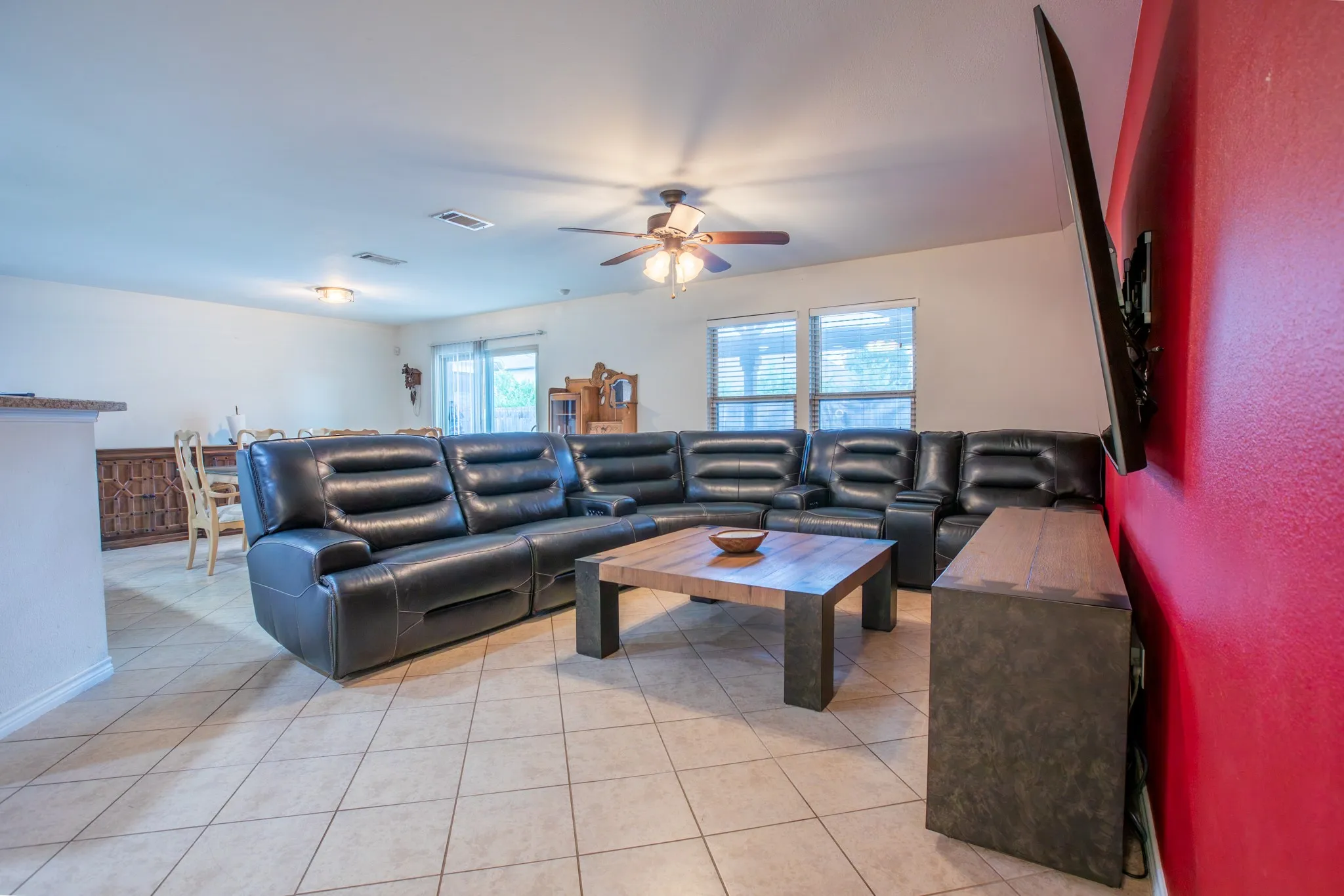 Single Family Residence For Sale in Tarrant County , 8928 Winding Valley Drive, Fort Worth, Texas 76244, 3 Bedroom, 3 Bathroom, 2 Garage spaces, 2,473 Sqft, built in 2012, Price $414,900, mls#21355890, Real Estate Agent in Fort Worth, Homes For Sale in Tarrant county, Homes For Sale in Fort Worth, Realtor in Fort Worth Texas, Real Estate Brokerage Independent Realty Texas, Luminita Cordes Realtor