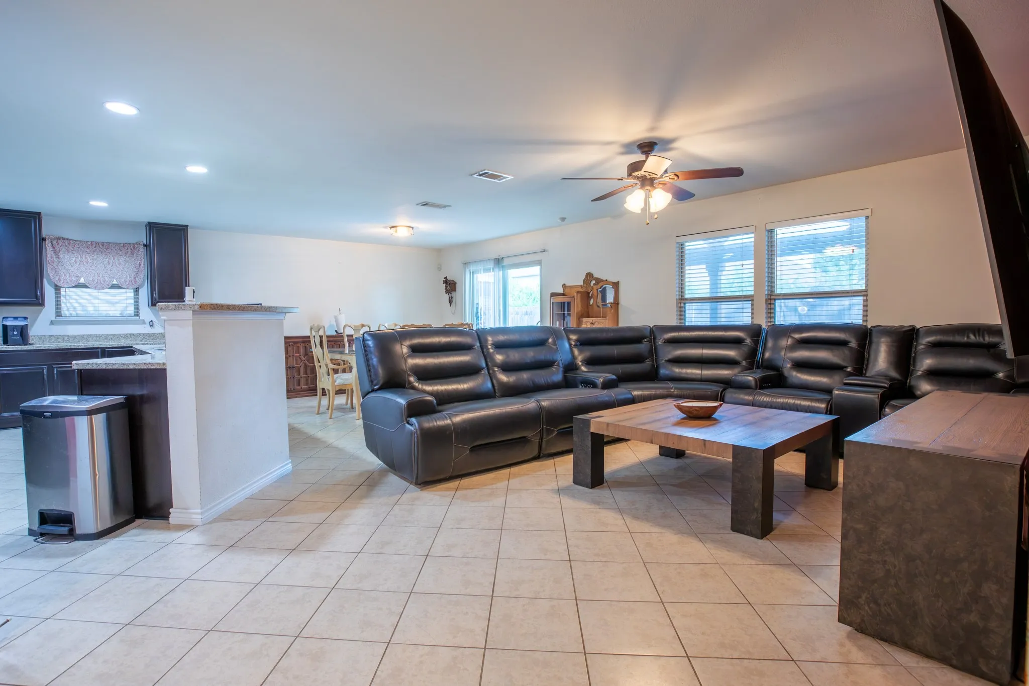 Single Family Residence For Sale in Tarrant County , 8928 Winding Valley Drive, Fort Worth, Texas 76244, 3 Bedroom, 3 Bathroom, 2 Garage spaces, 2,473 Sqft, built in 2012, Price $414,900, mls#21355890, Real Estate Agent in Fort Worth, Homes For Sale in Tarrant county, Homes For Sale in Fort Worth, Realtor in Fort Worth Texas, Real Estate Brokerage Independent Realty Texas, Luminita Cordes Realtor