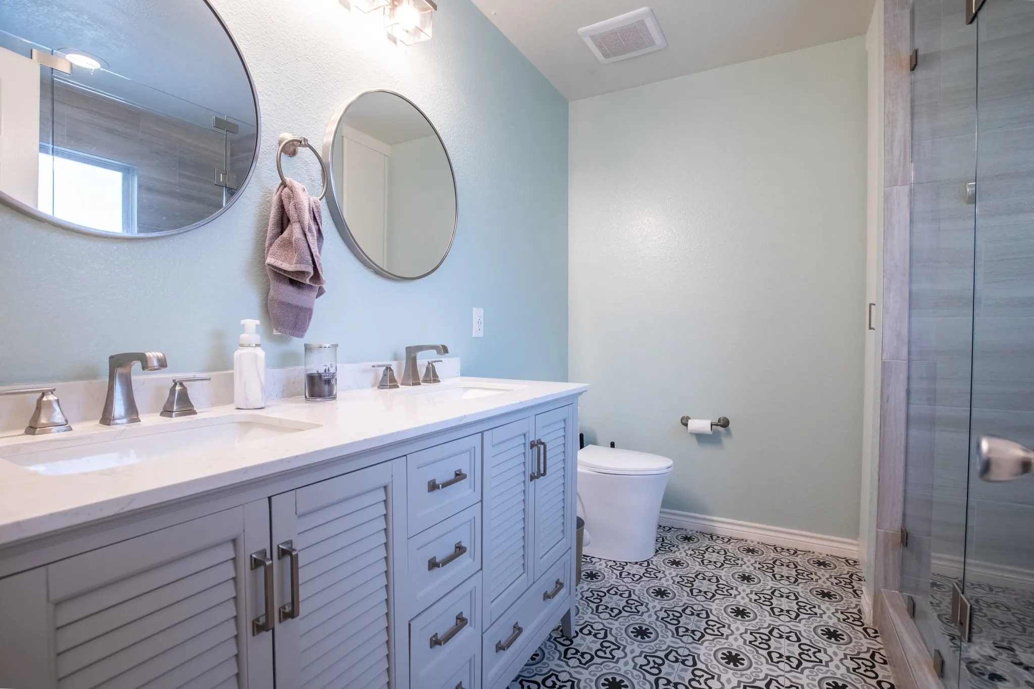 Single Family Residence For Sale in Tarrant County , 8928 Winding Valley Drive, Fort Worth, Texas 76244, 3 Bedroom, 3 Bathroom, 2 Garage spaces, 2,473 Sqft, built in 2012, Price $414,900, mls#21355890, Real Estate Agent in Fort Worth, Homes For Sale in Tarrant county, Homes For Sale in Fort Worth, Realtor in Fort Worth Texas, Real Estate Brokerage Independent Realty Texas, Luminita Cordes Realtor