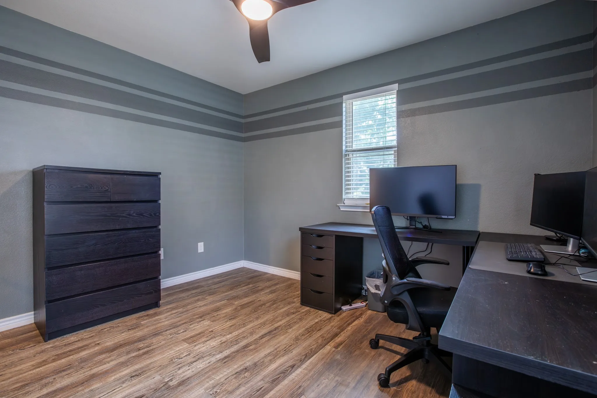 Single Family Residence For Sale in Tarrant County , 8928 Winding Valley Drive, Fort Worth, Texas 76244, 3 Bedroom, 3 Bathroom, 2 Garage spaces, 2,473 Sqft, built in 2012, Price $414,900, mls#21355890, Real Estate Agent in Fort Worth, Homes For Sale in Tarrant county, Homes For Sale in Fort Worth, Realtor in Fort Worth Texas, Real Estate Brokerage Independent Realty Texas, Luminita Cordes Realtor