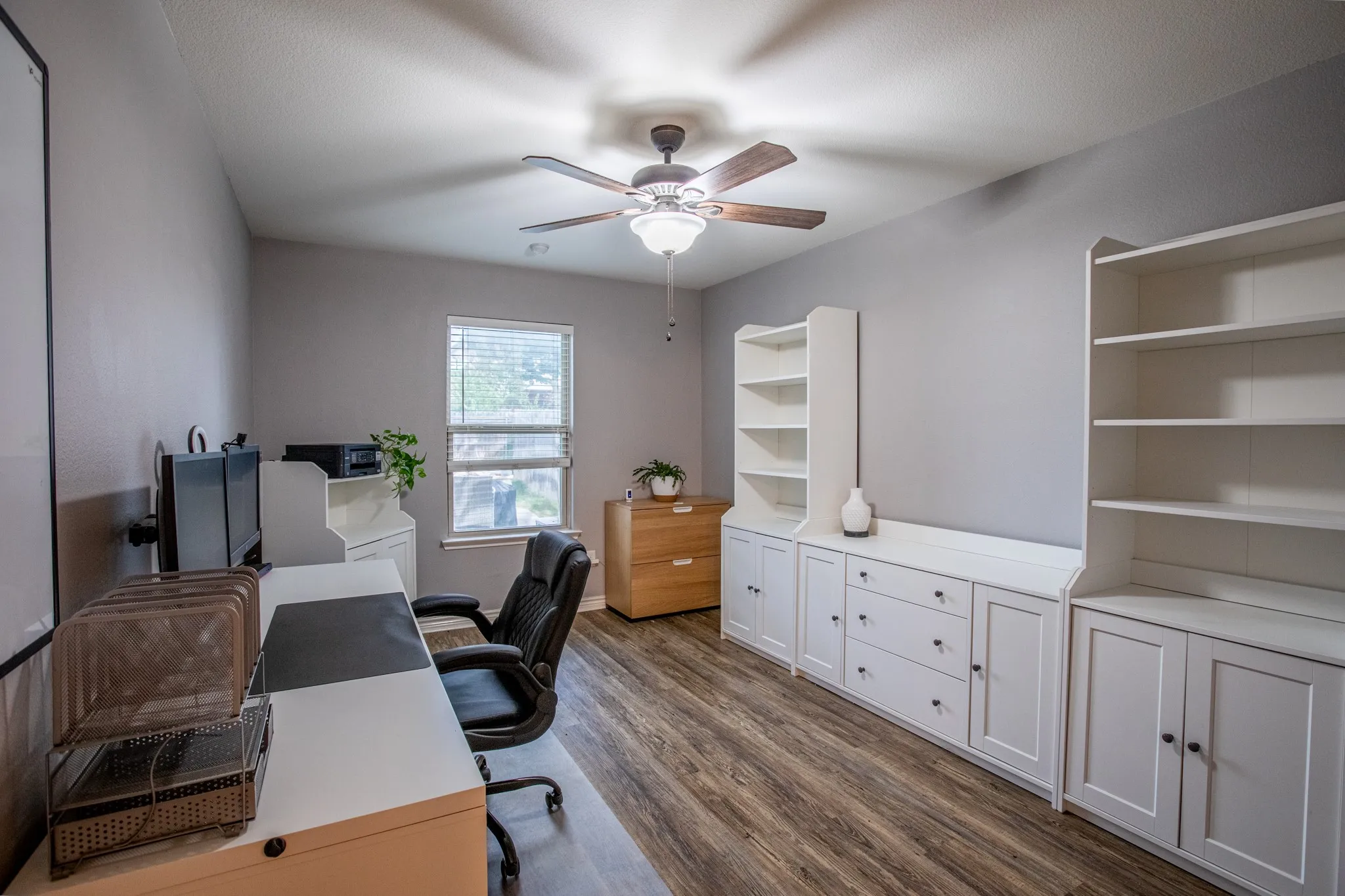 Single Family Residence For Sale in Tarrant County , 8928 Winding Valley Drive, Fort Worth, Texas 76244, 3 Bedroom, 3 Bathroom, 2 Garage spaces, 2,473 Sqft, built in 2012, Price $414,900, mls#21355890, Real Estate Agent in Fort Worth, Homes For Sale in Tarrant county, Homes For Sale in Fort Worth, Realtor in Fort Worth Texas, Real Estate Brokerage Independent Realty Texas, Luminita Cordes Realtor