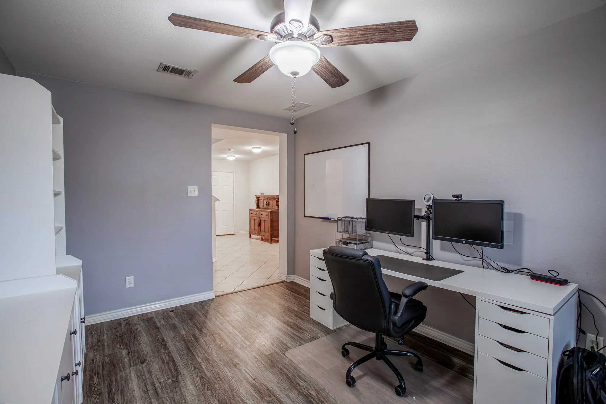 Single Family Residence For Sale in Tarrant County , 8928 Winding Valley Drive, Fort Worth, Texas 76244, 3 Bedroom, 3 Bathroom, 2 Garage spaces, 2,473 Sqft, built in 2012, Price $414,900, mls#21355890, Real Estate Agent in Fort Worth, Homes For Sale in Tarrant county, Homes For Sale in Fort Worth, Realtor in Fort Worth Texas, Real Estate Brokerage Independent Realty Texas, Luminita Cordes Realtor