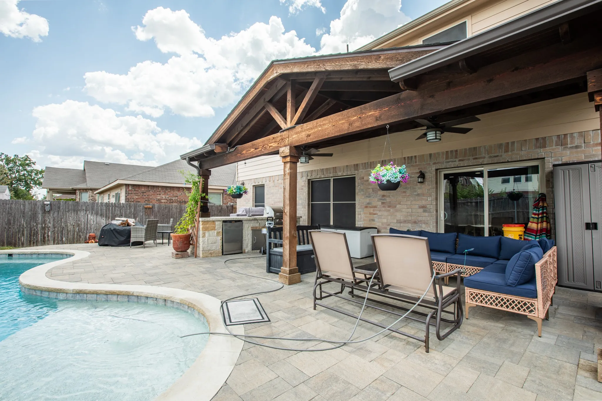 Single Family Residence For Sale in Tarrant County , 8928 Winding Valley Drive, Fort Worth, Texas 76244, 3 Bedroom, 3 Bathroom, 2 Garage spaces, 2,473 Sqft, built in 2012, Price $414,900, mls#21355890, Real Estate Agent in Fort Worth, Homes For Sale in Tarrant county, Homes For Sale in Fort Worth, Realtor in Fort Worth Texas, Real Estate Brokerage Independent Realty Texas, Luminita Cordes Realtor
