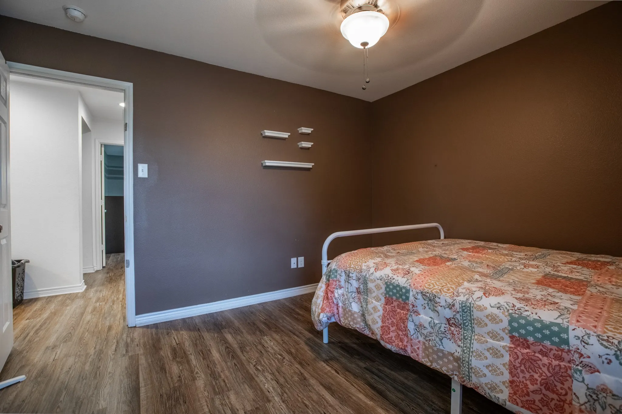 Single Family Residence For Sale in Tarrant County , 8928 Winding Valley Drive, Fort Worth, Texas 76244, 3 Bedroom, 3 Bathroom, 2 Garage spaces, 2,473 Sqft, built in 2012, Price $414,900, mls#21355890, Real Estate Agent in Fort Worth, Homes For Sale in Tarrant county, Homes For Sale in Fort Worth, Realtor in Fort Worth Texas, Real Estate Brokerage Independent Realty Texas, Luminita Cordes Realtor