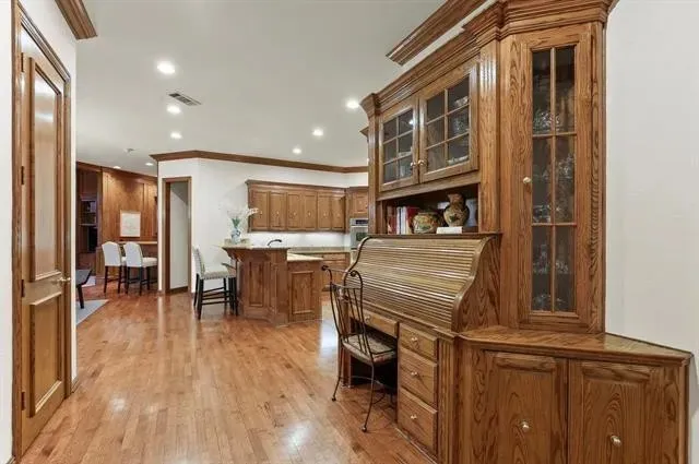 Single Family Residence For Rent in Collin County , 5327 Willow Wood Lane, Dallas, Texas 75252, 5 Bedroom, 5 Bathroom, 3 Garage spaces, 4,908 Sqft, built in 1990, Price $6,900, mls#21344617, Real Estate Agent in Dallas, Homes For Rent in Collin county, Homes For Rent in Dallas, Realtor in Dallas Texas, Real Estate Brokerage Independent Realty Texas, Luminita Cordes Realtor